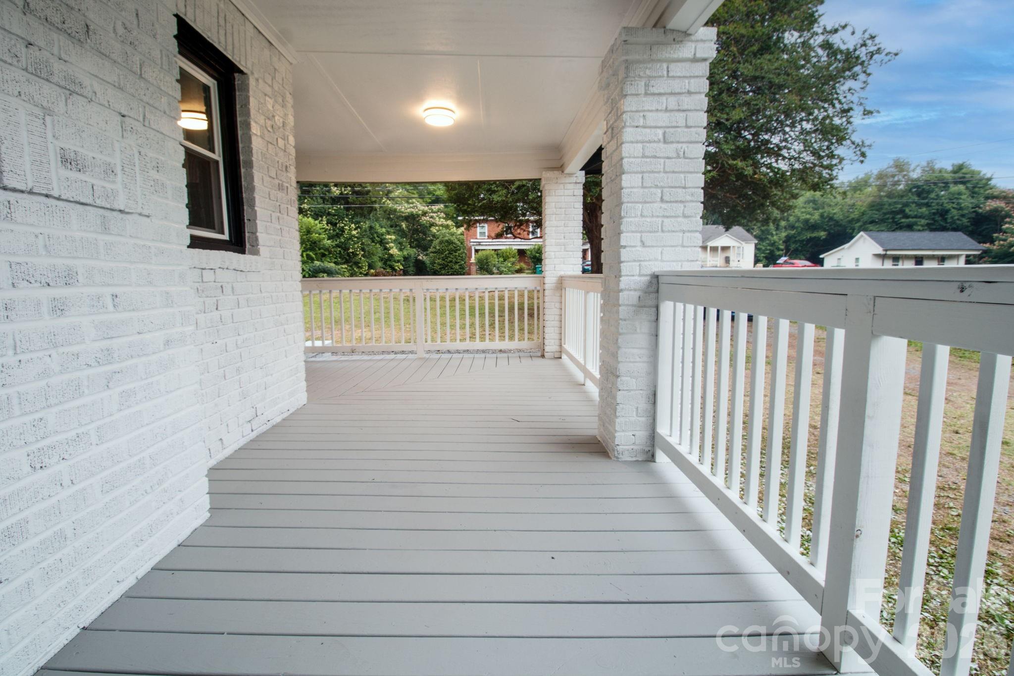 435 W Whitley Street — Norwood