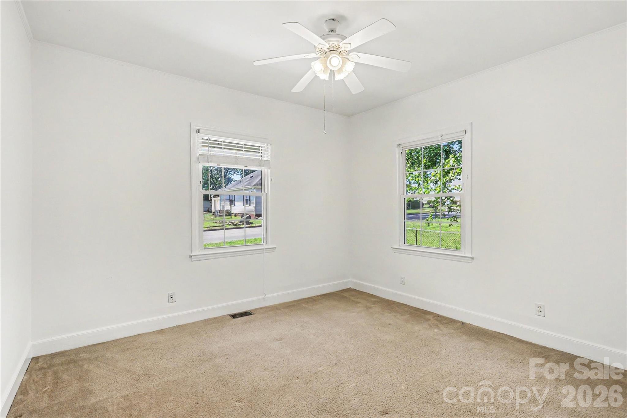 900 Cone Avenue — Pineville
