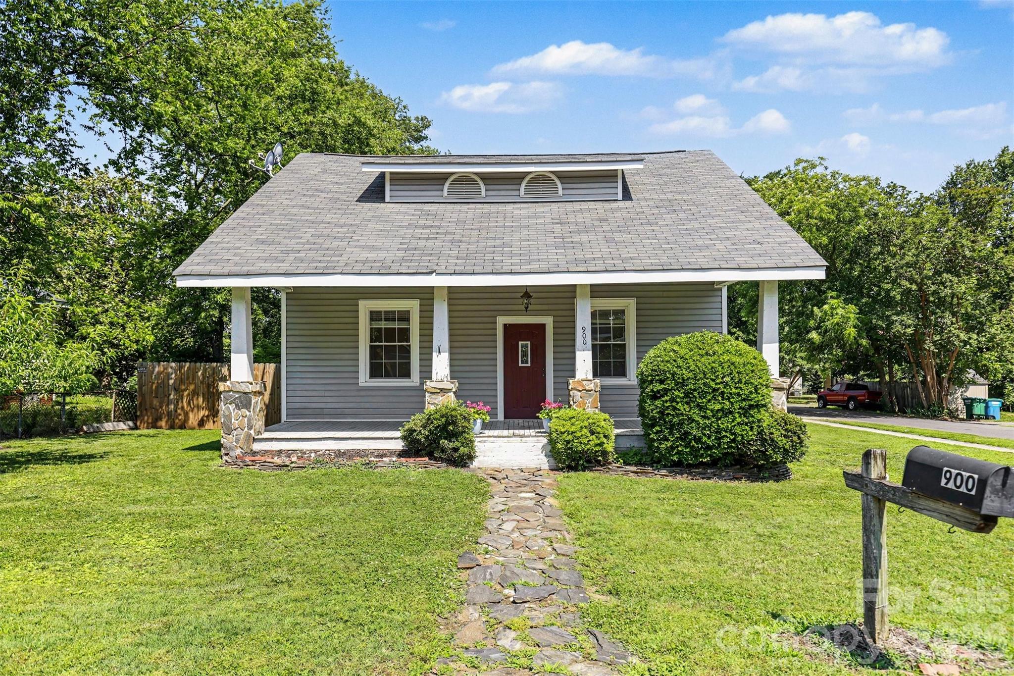 900 Cone Avenue — Pineville