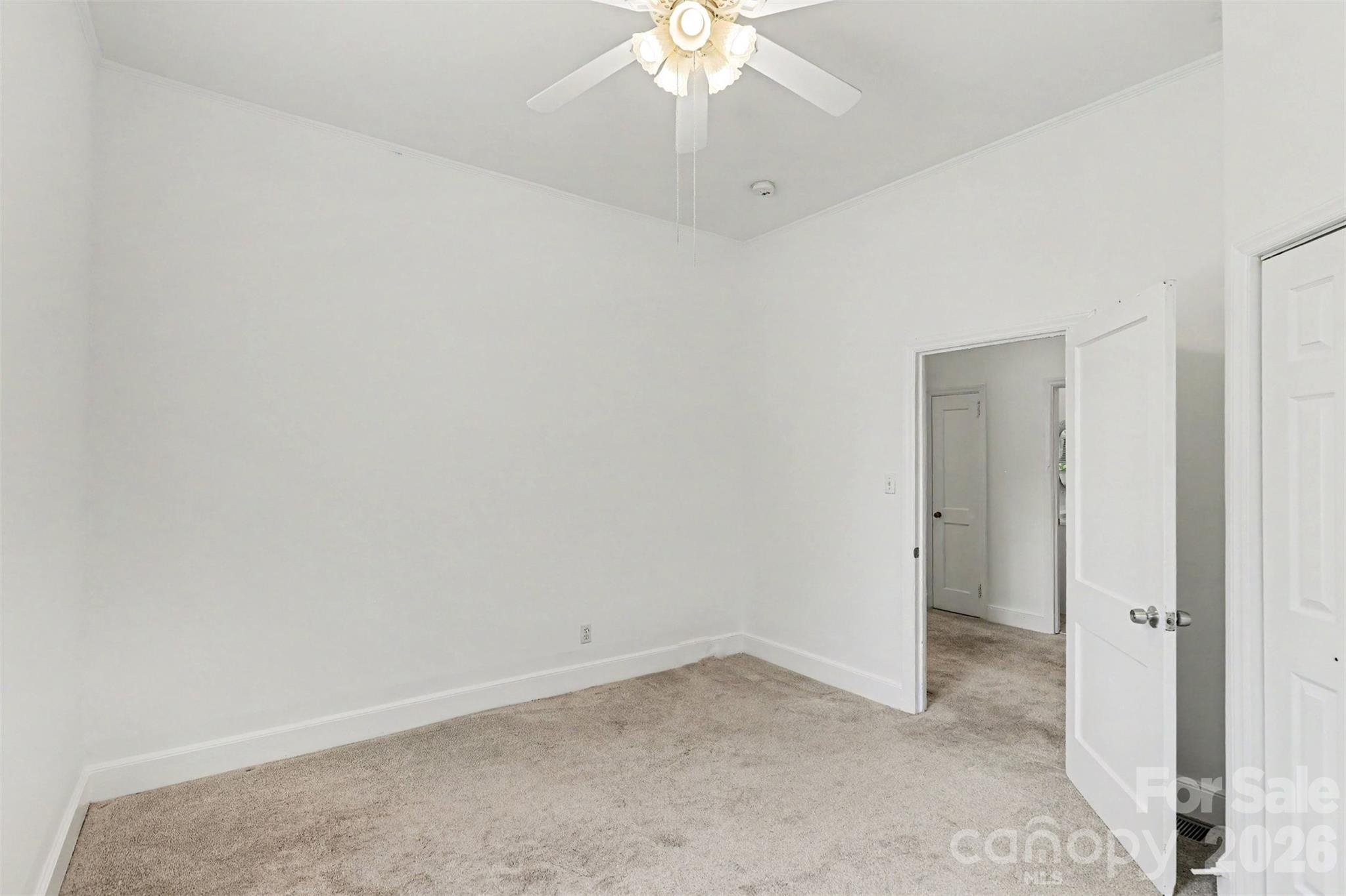 900 Cone Avenue — Pineville