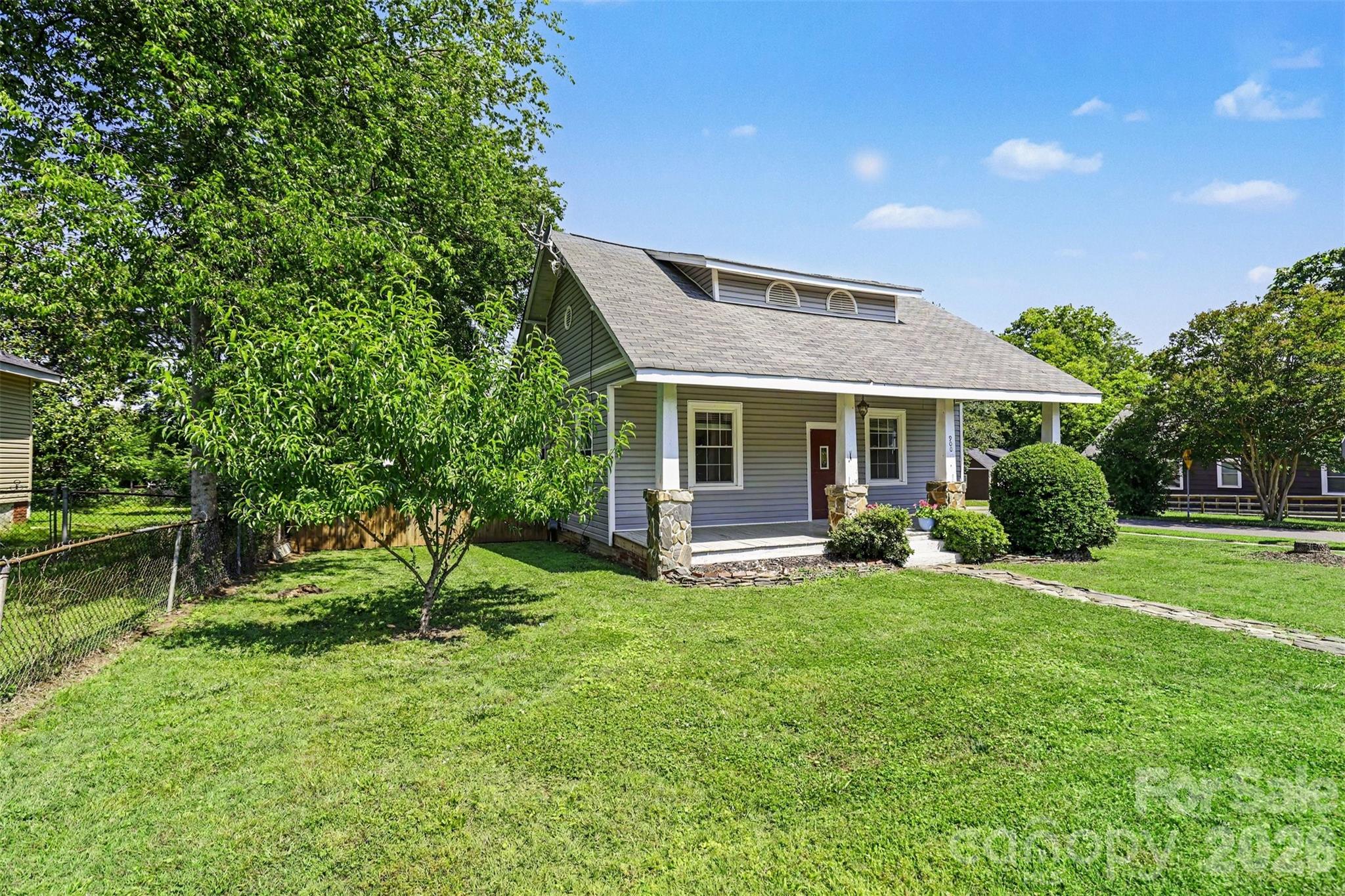 900 Cone Avenue — Pineville