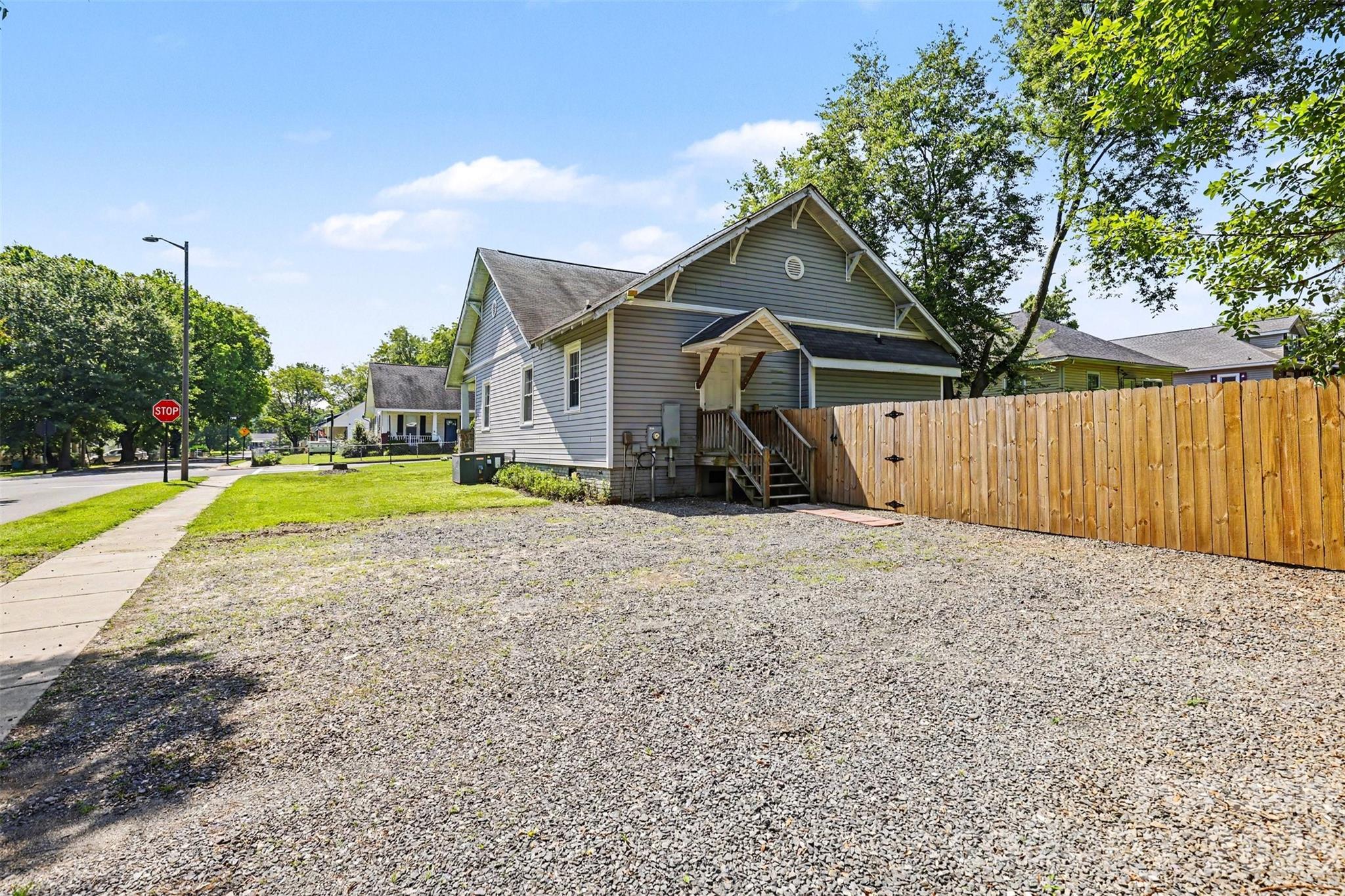900 Cone Avenue — Pineville