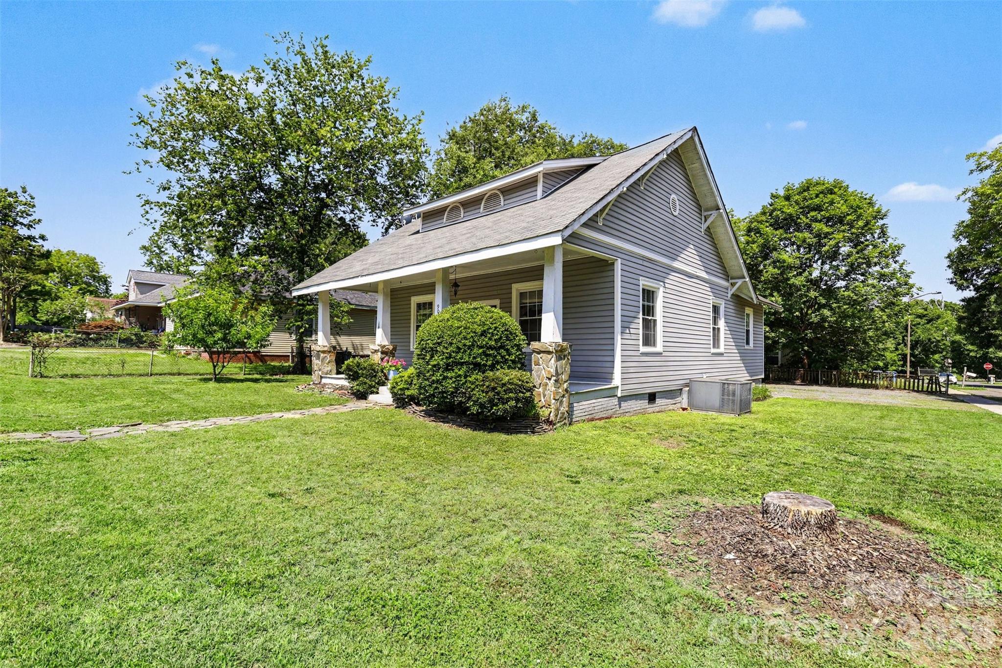 900 Cone Avenue — Pineville