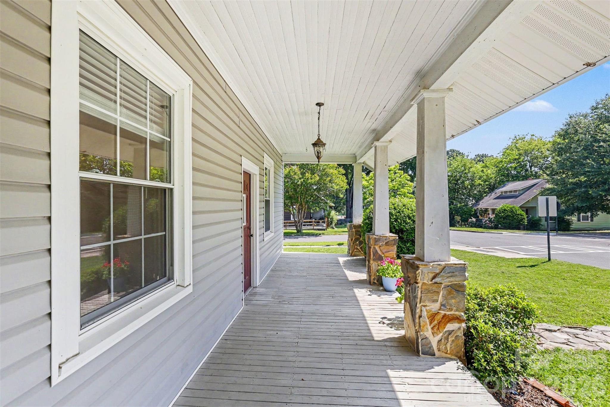 900 Cone Avenue — Pineville