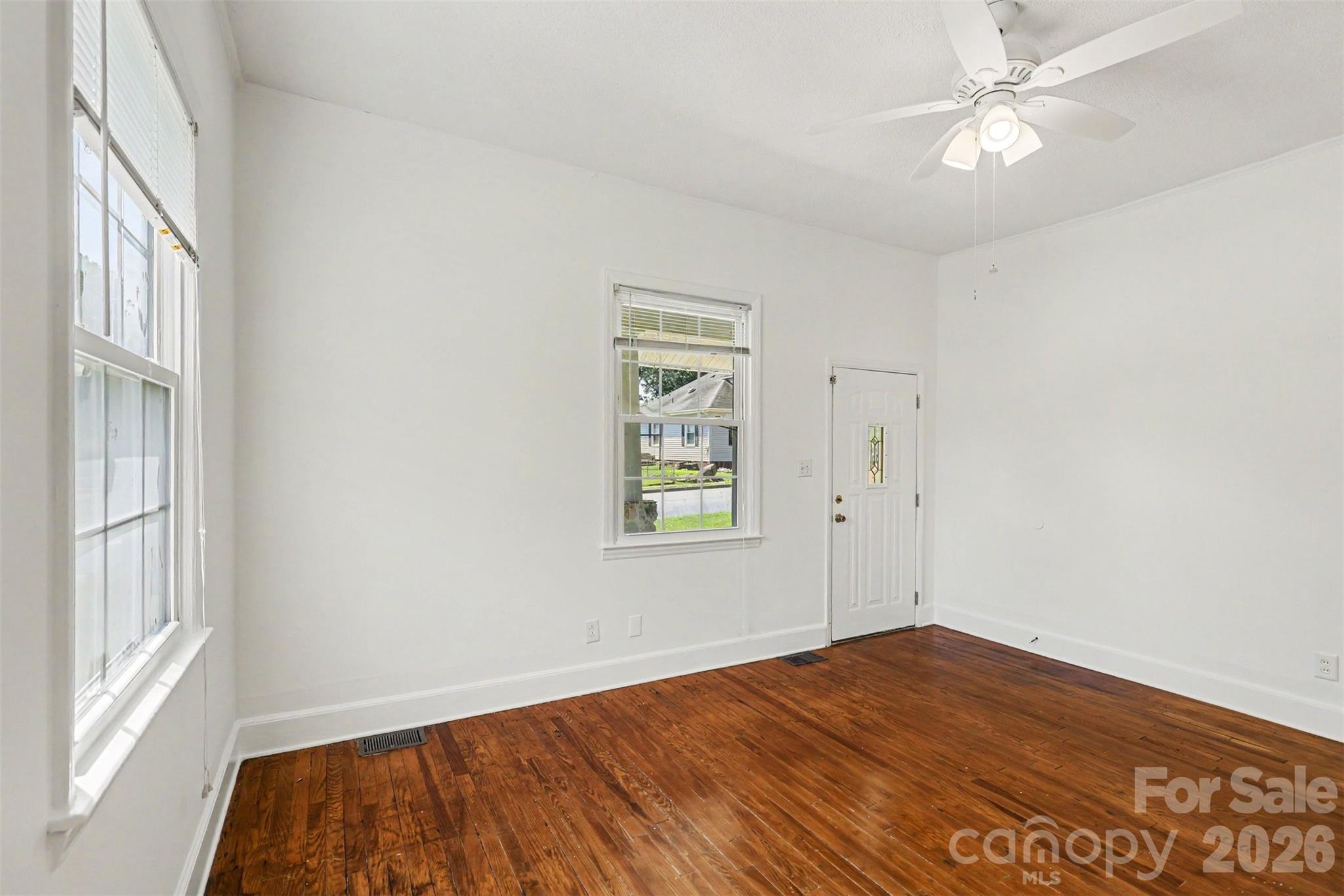 900 Cone Avenue — Pineville