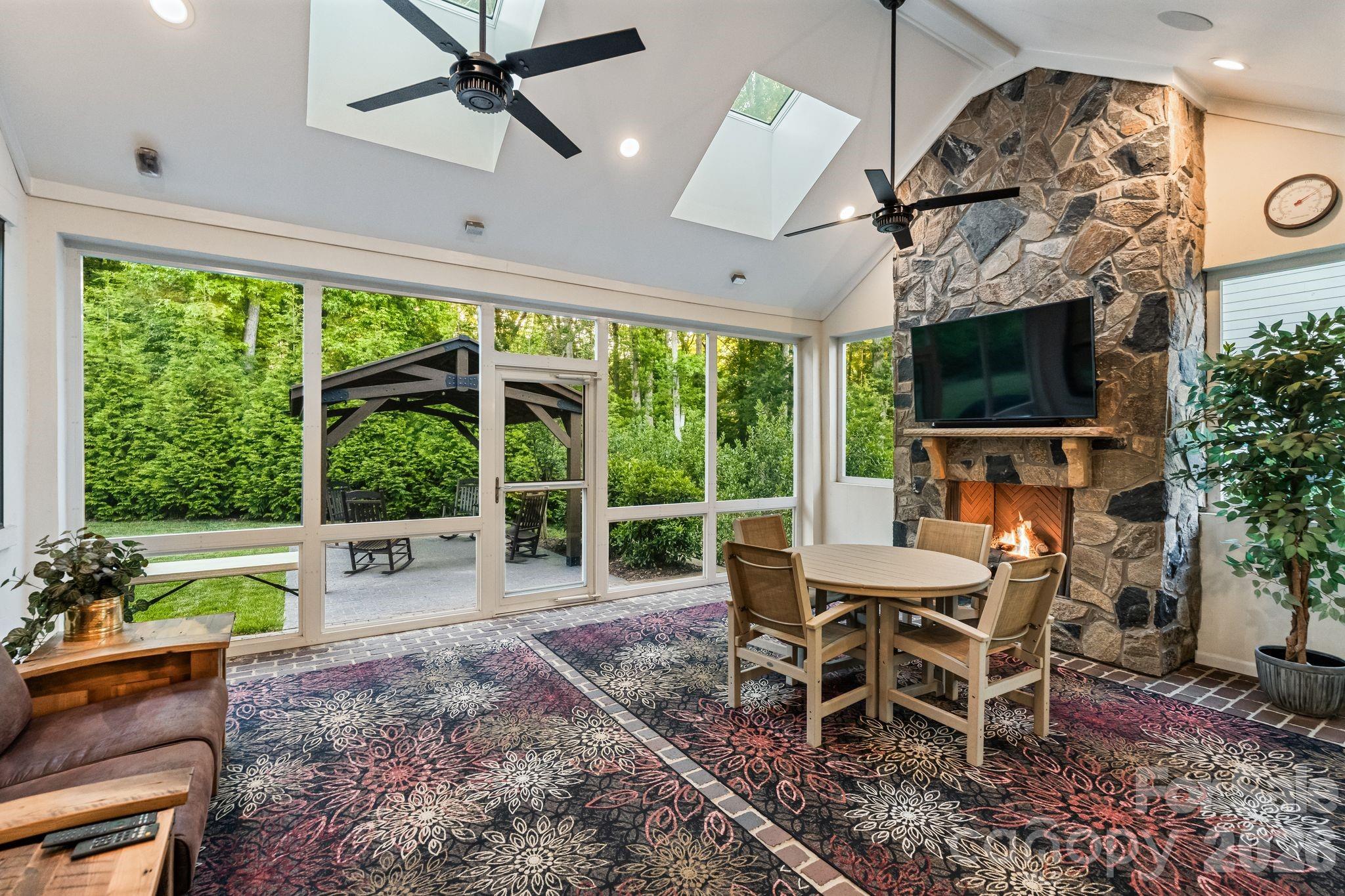 13212 Oak Farm Lane — Huntersville