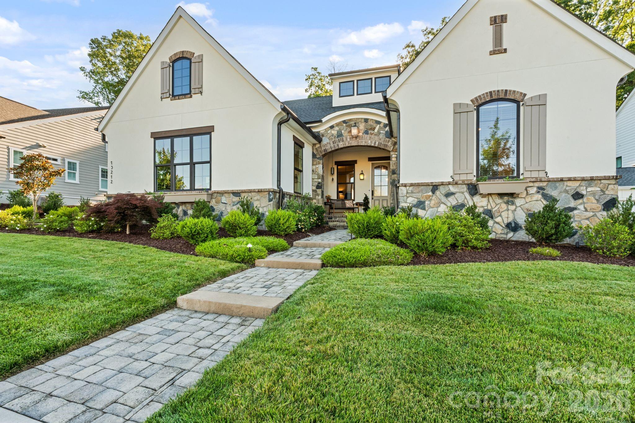 13212 Oak Farm Lane — Huntersville