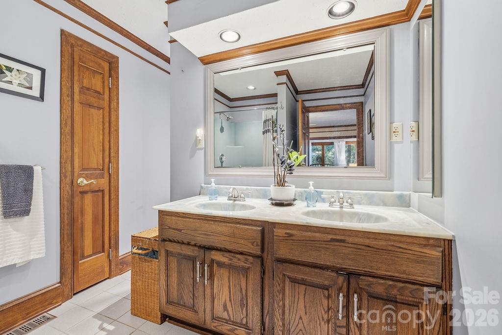 8418 Pine Hill Road — Charlotte