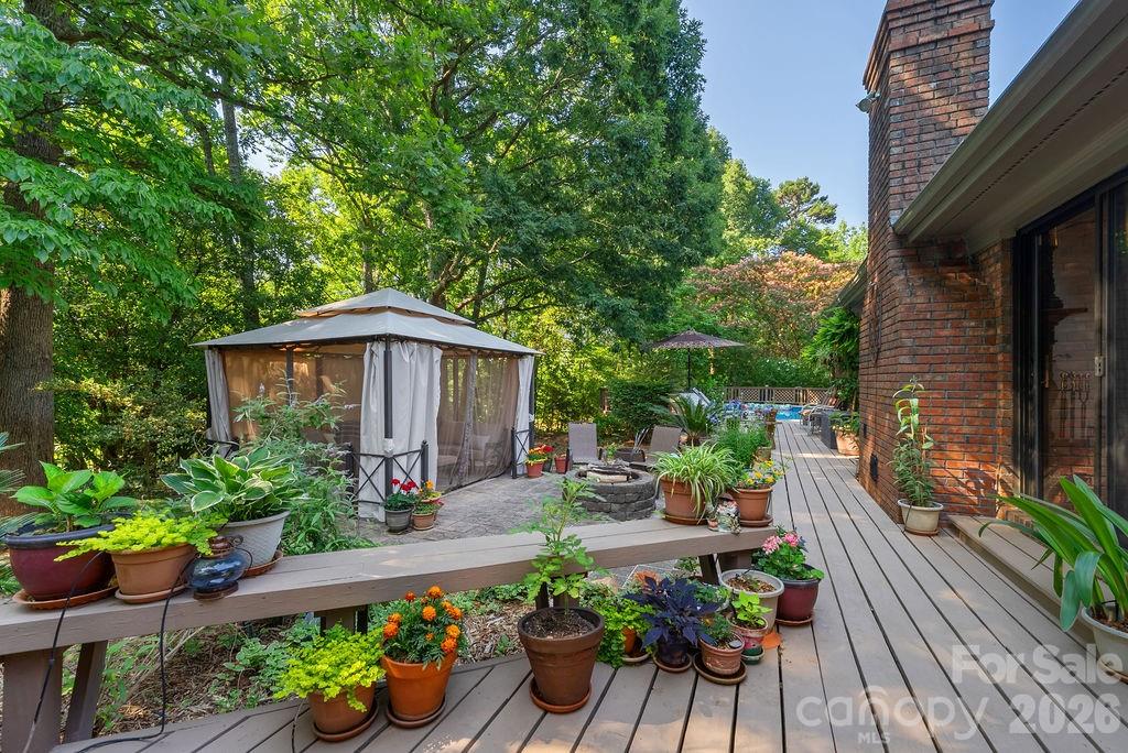 8418 Pine Hill Road — Charlotte