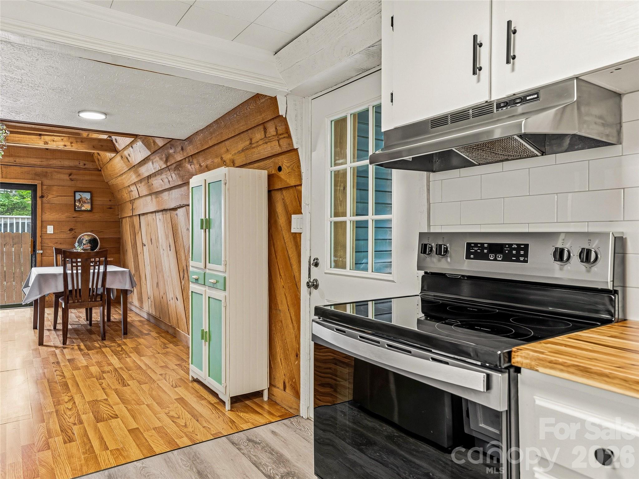 355 London Road — Asheville