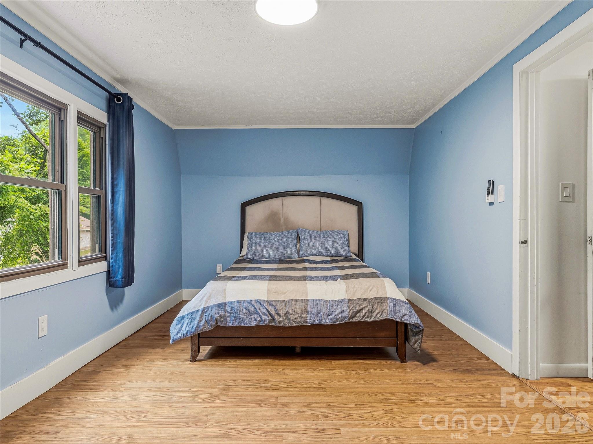 355 London Road — Asheville