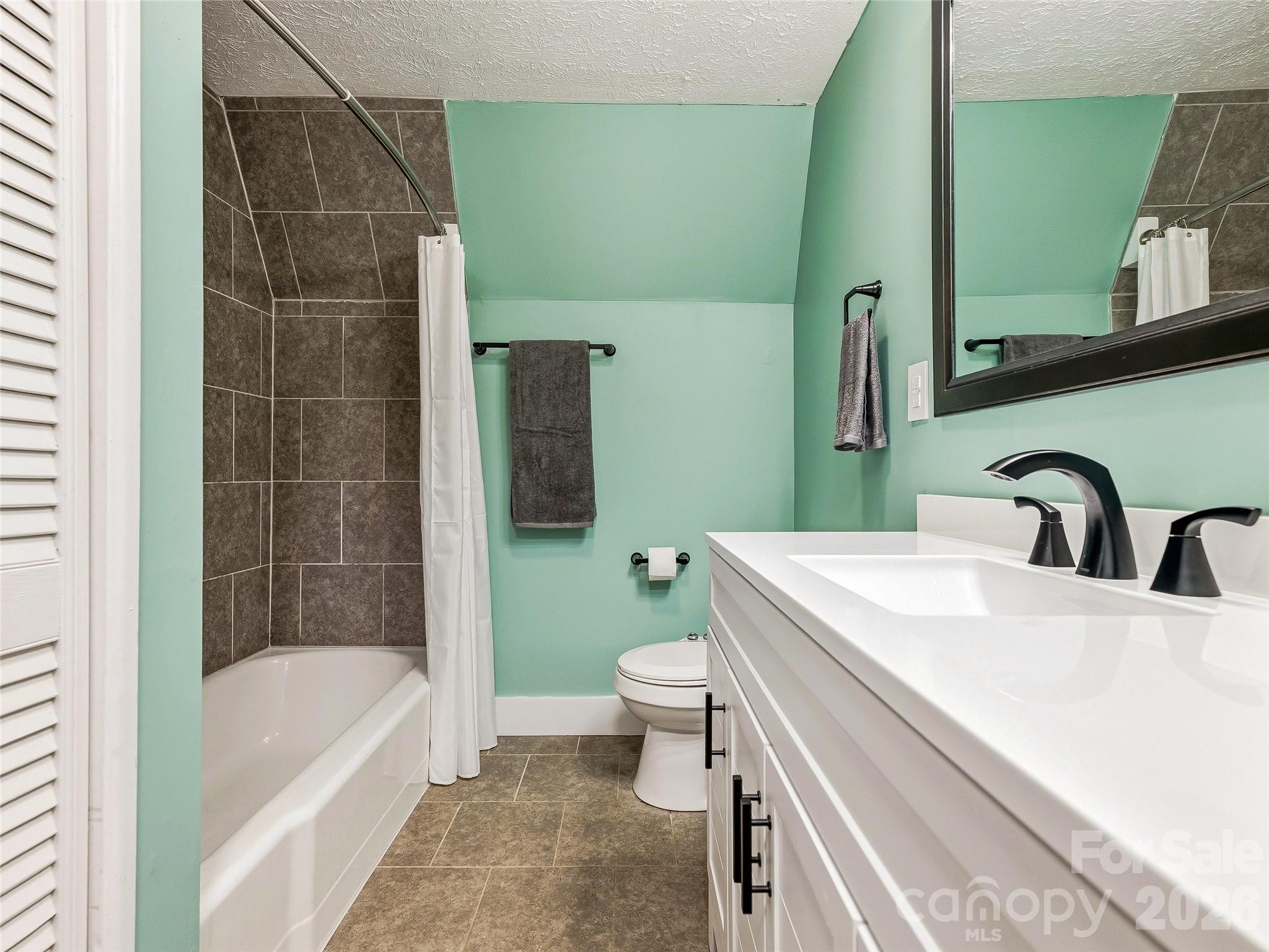 355 London Road — Asheville