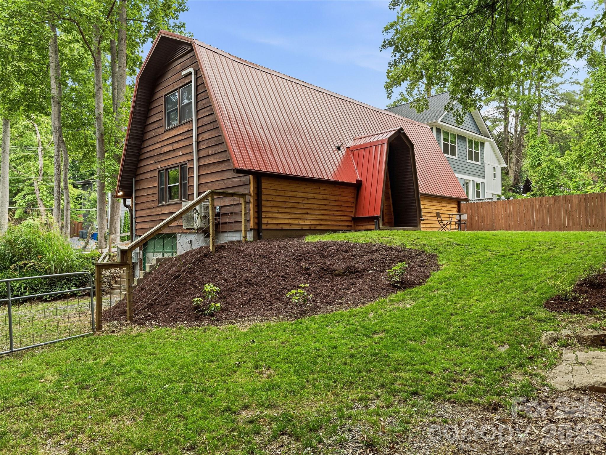 355 London Road — Asheville