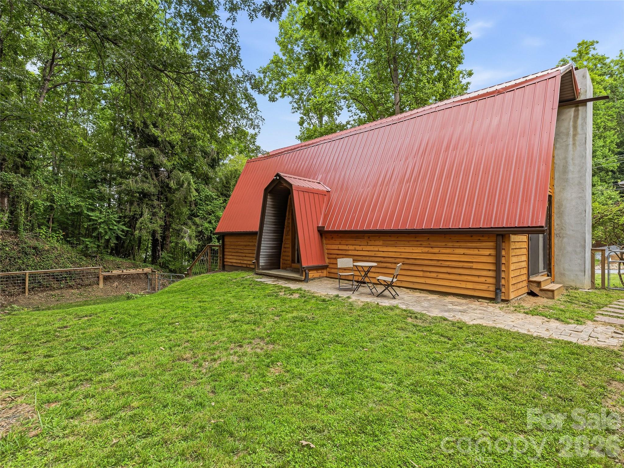 355 London Road — Asheville