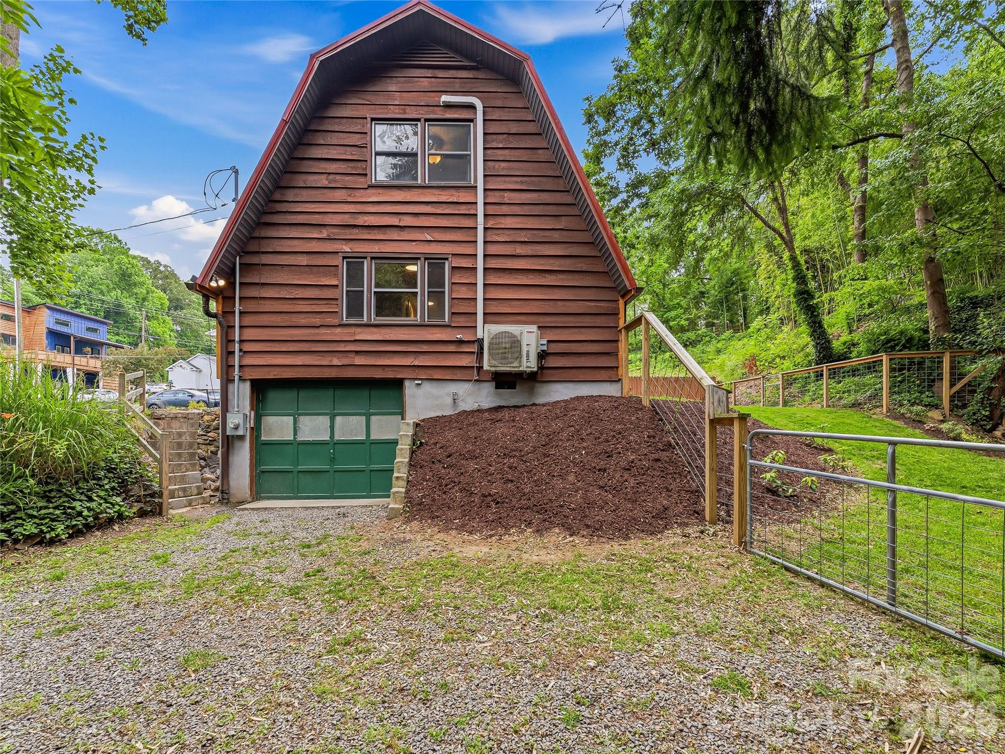 355 London Road — Asheville