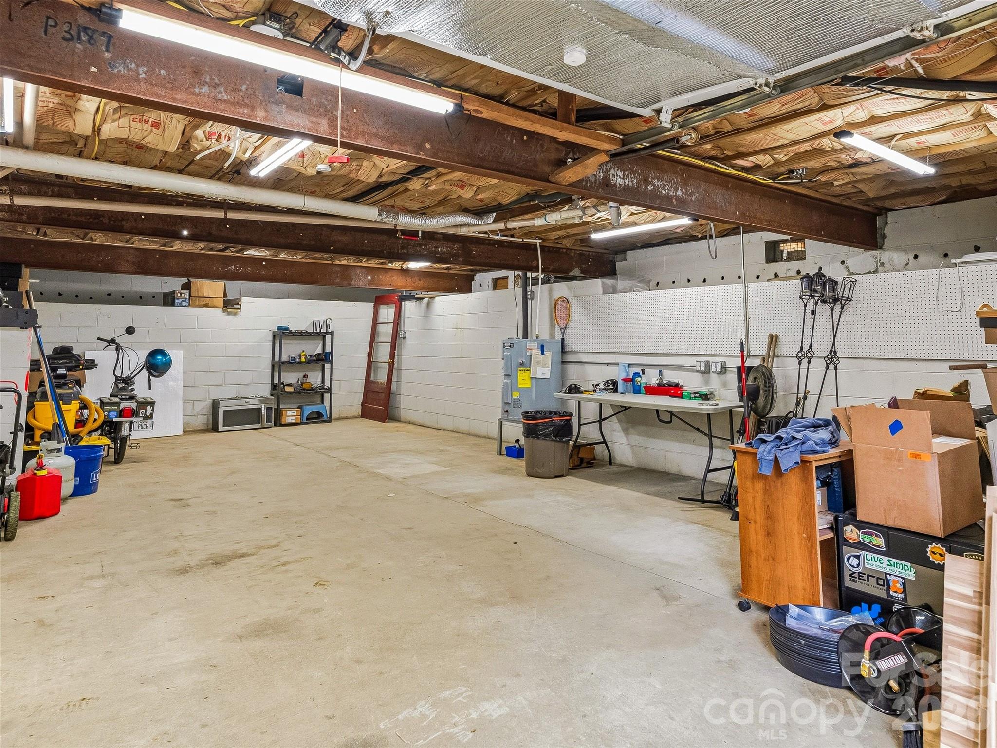 355 London Road — Asheville