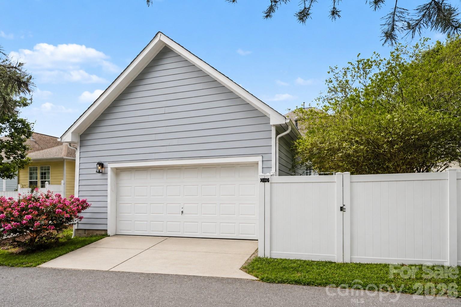 1205 Gainsborough Drive — Matthews