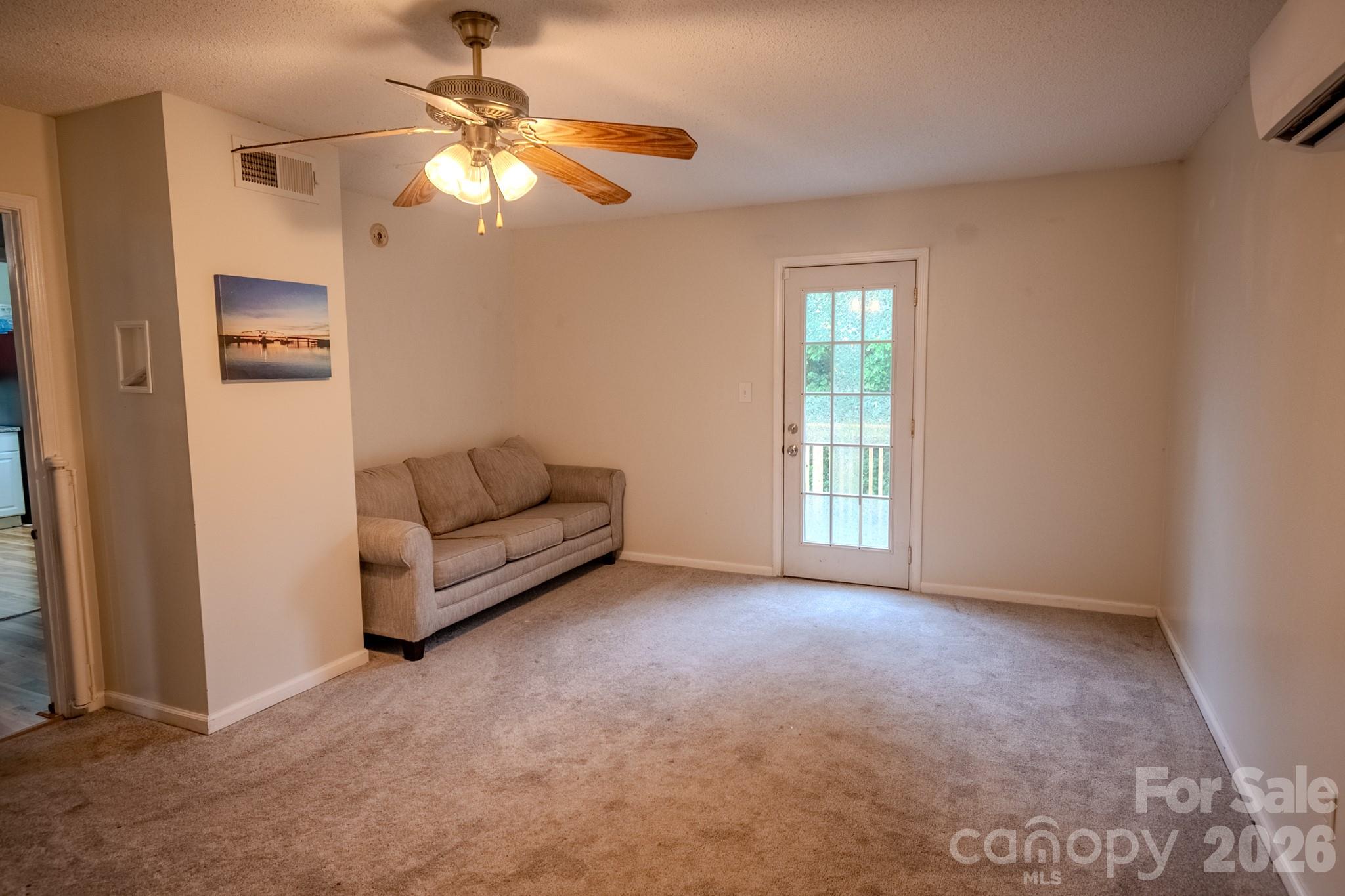 3122 Zion Church Road — Hickory