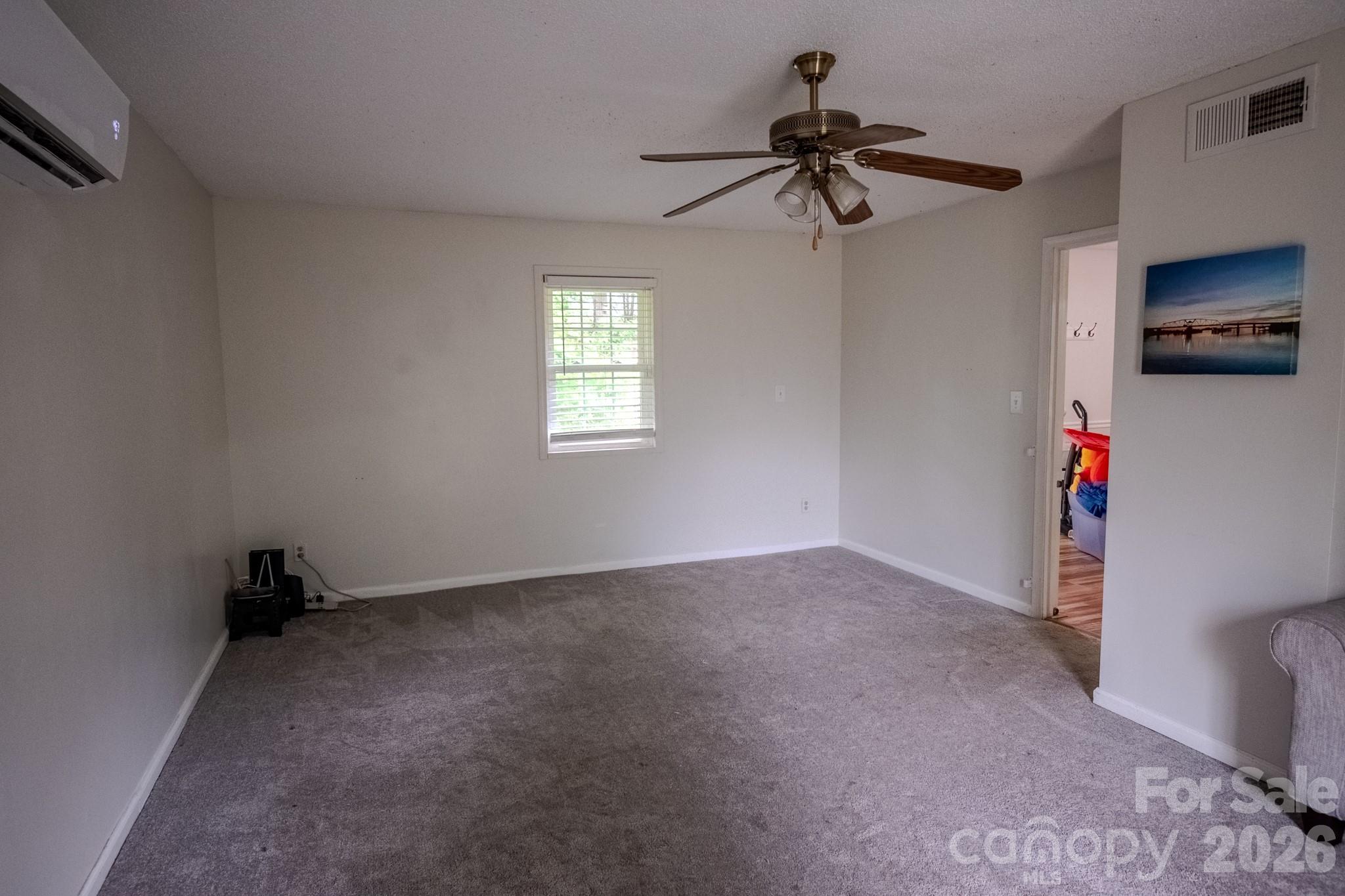3122 Zion Church Road — Hickory