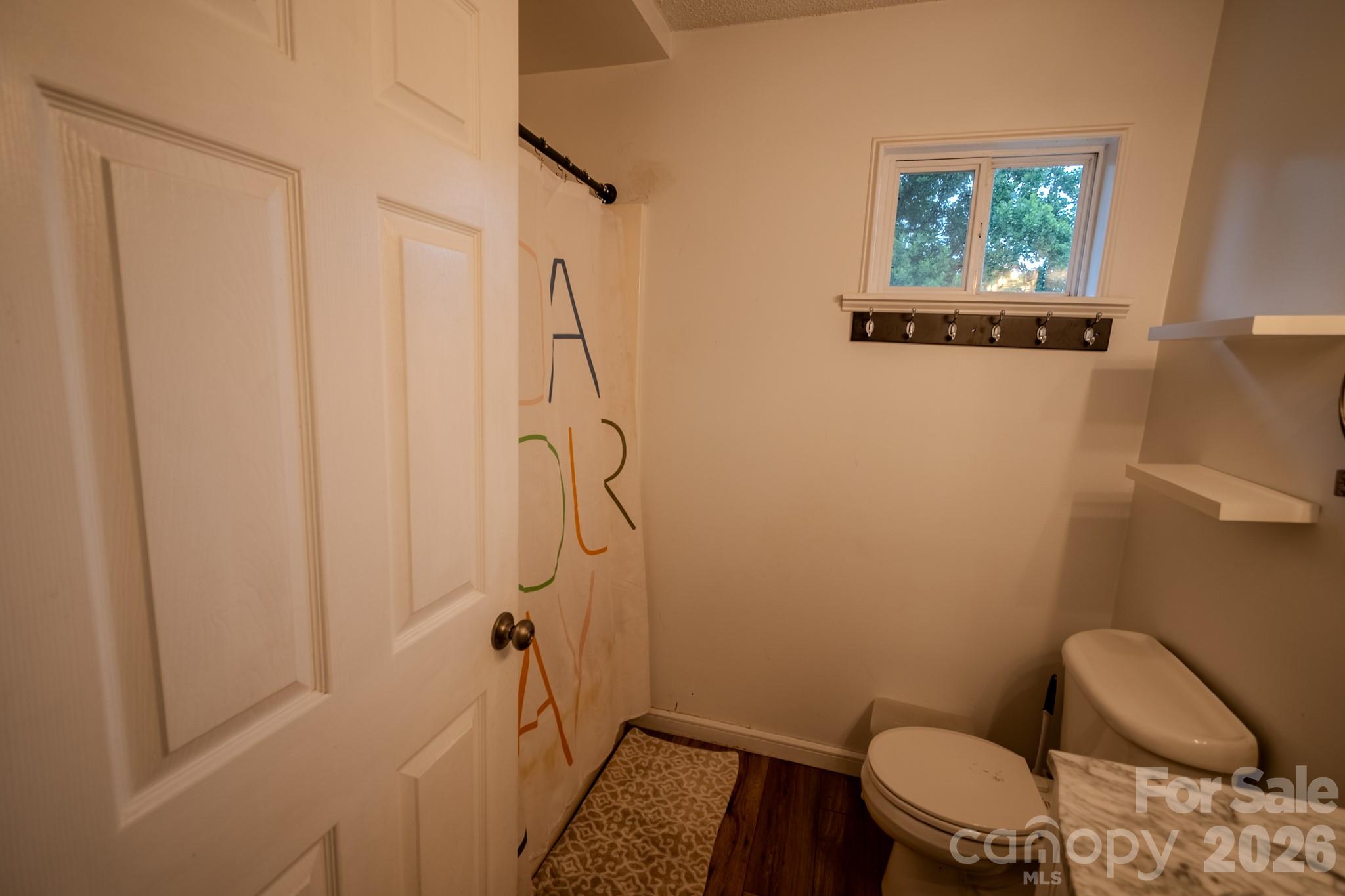 3122 Zion Church Road — Hickory