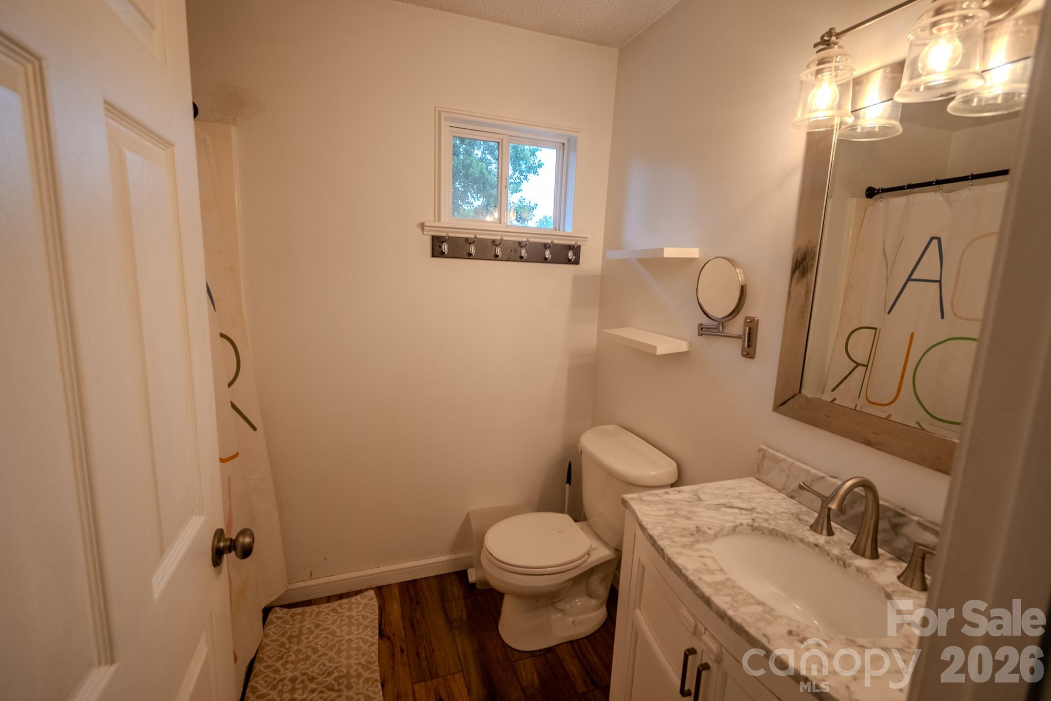 3122 Zion Church Road — Hickory