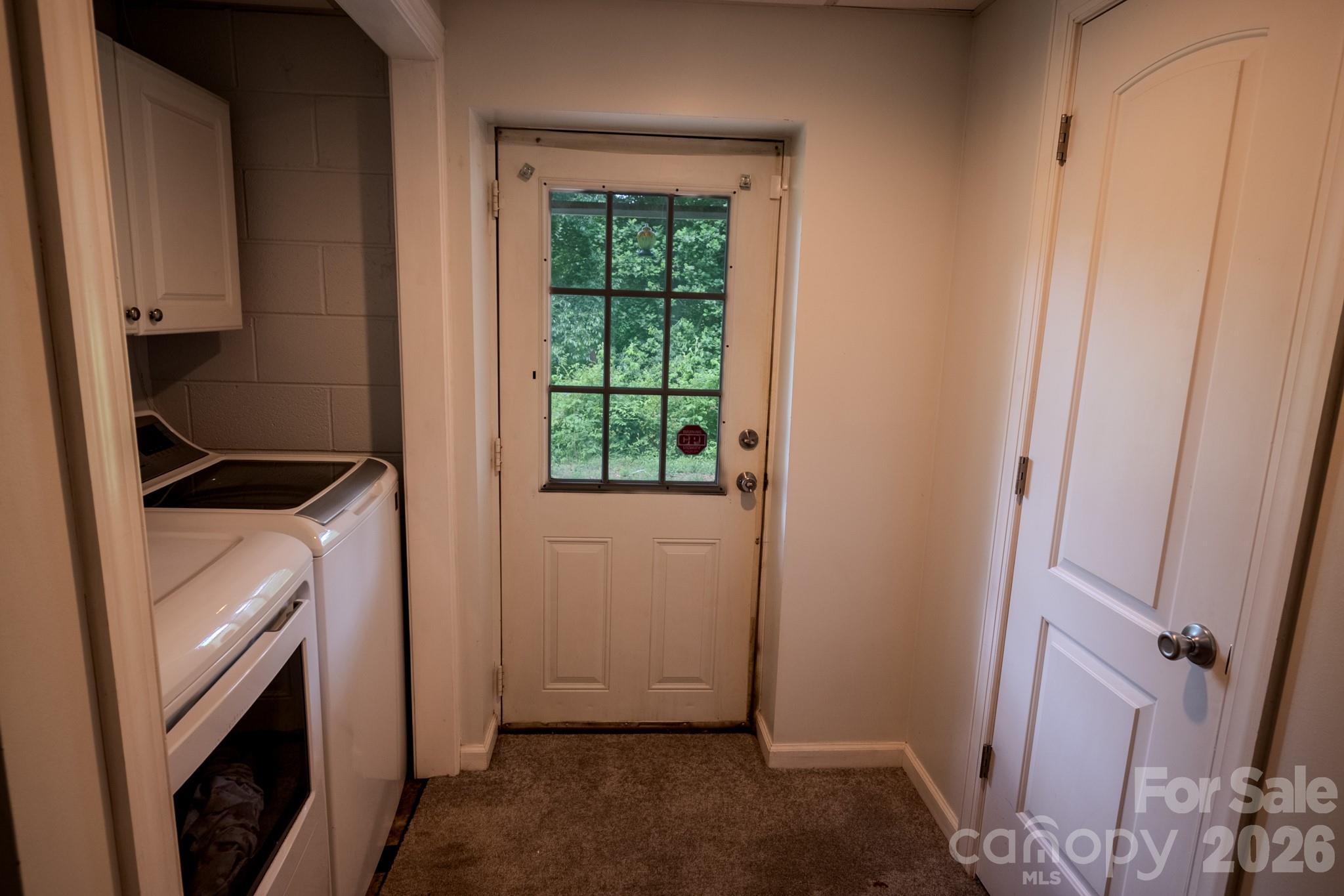 3122 Zion Church Road — Hickory