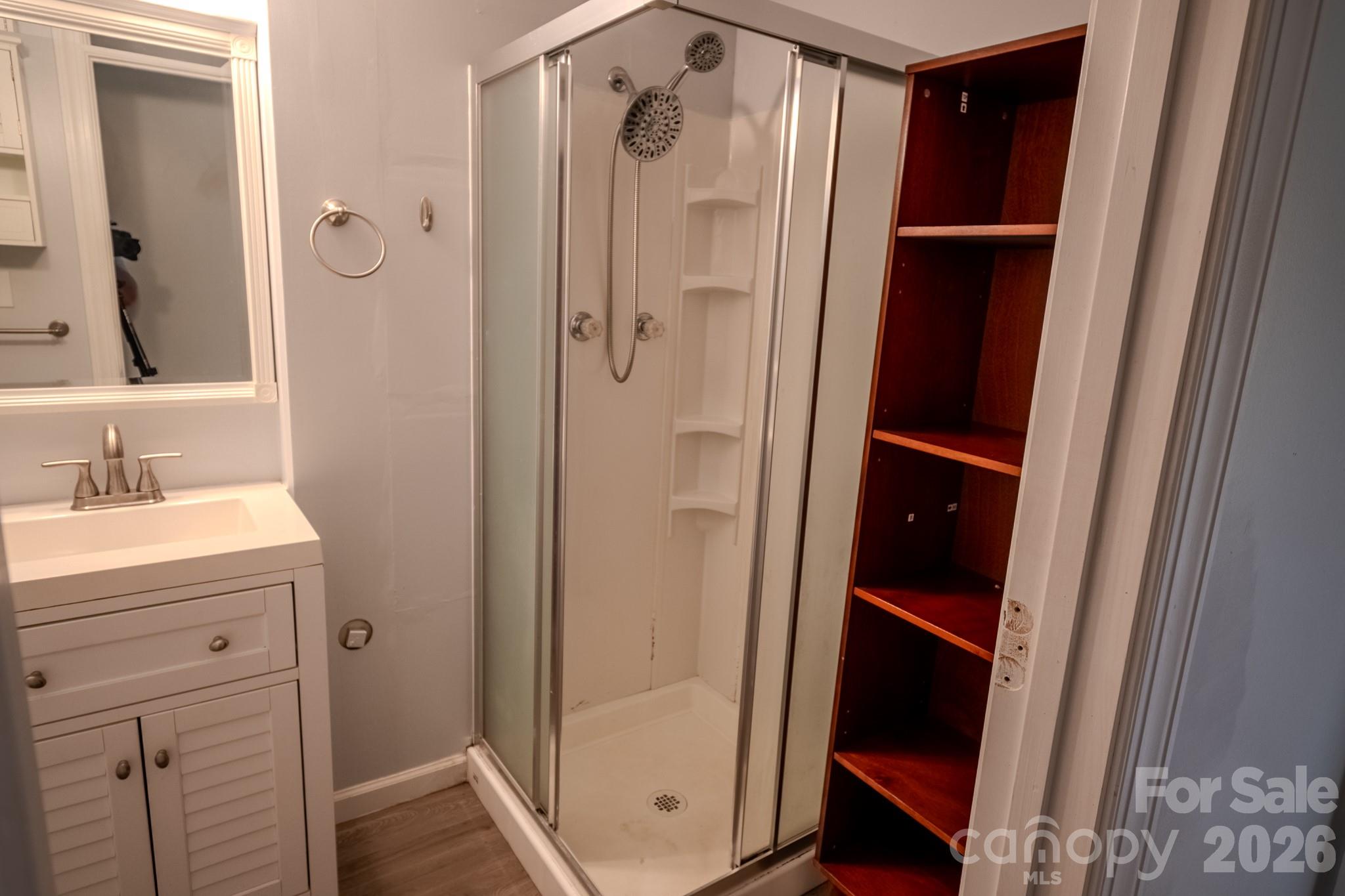 3122 Zion Church Road — Hickory