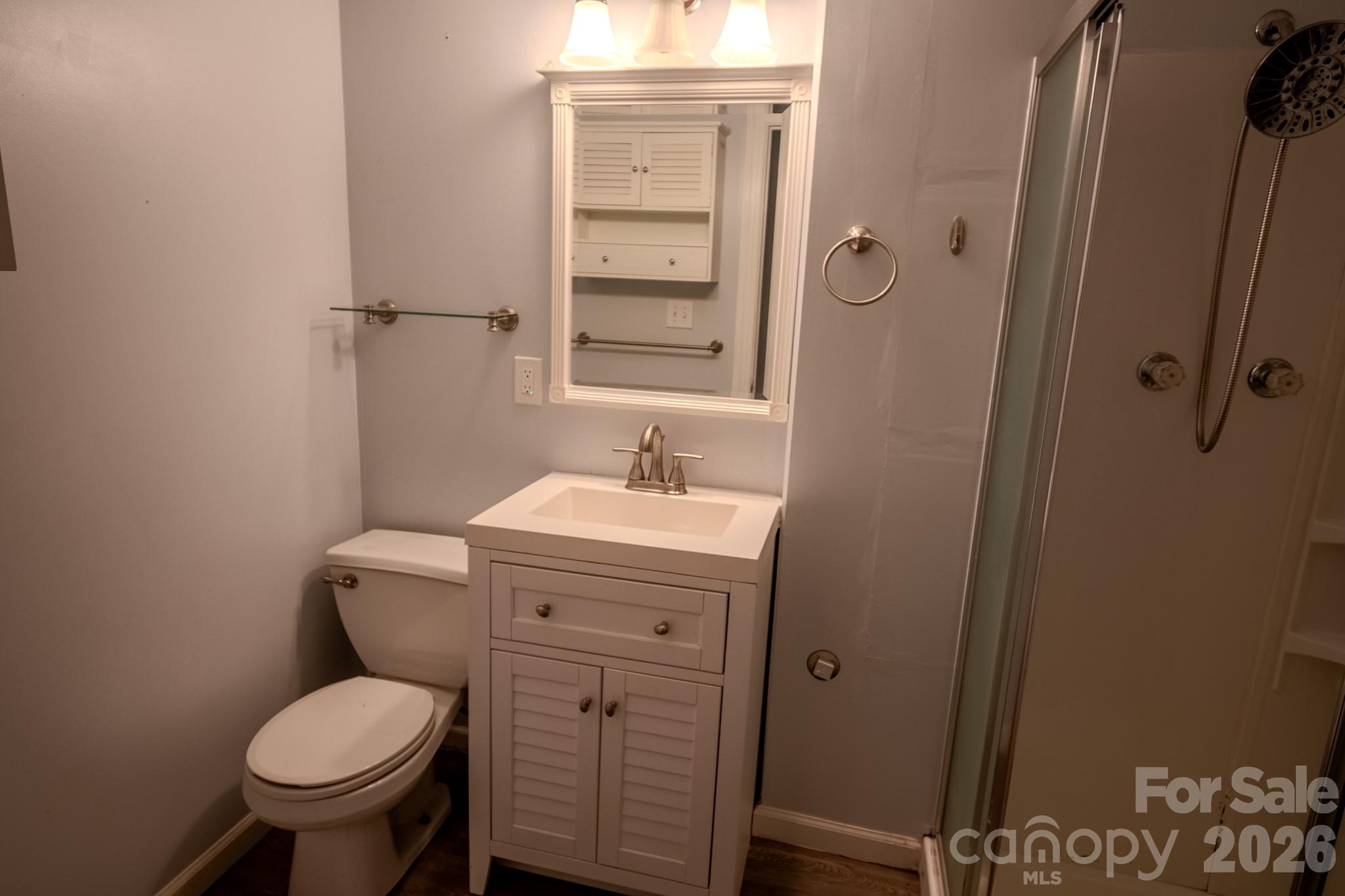 3122 Zion Church Road — Hickory