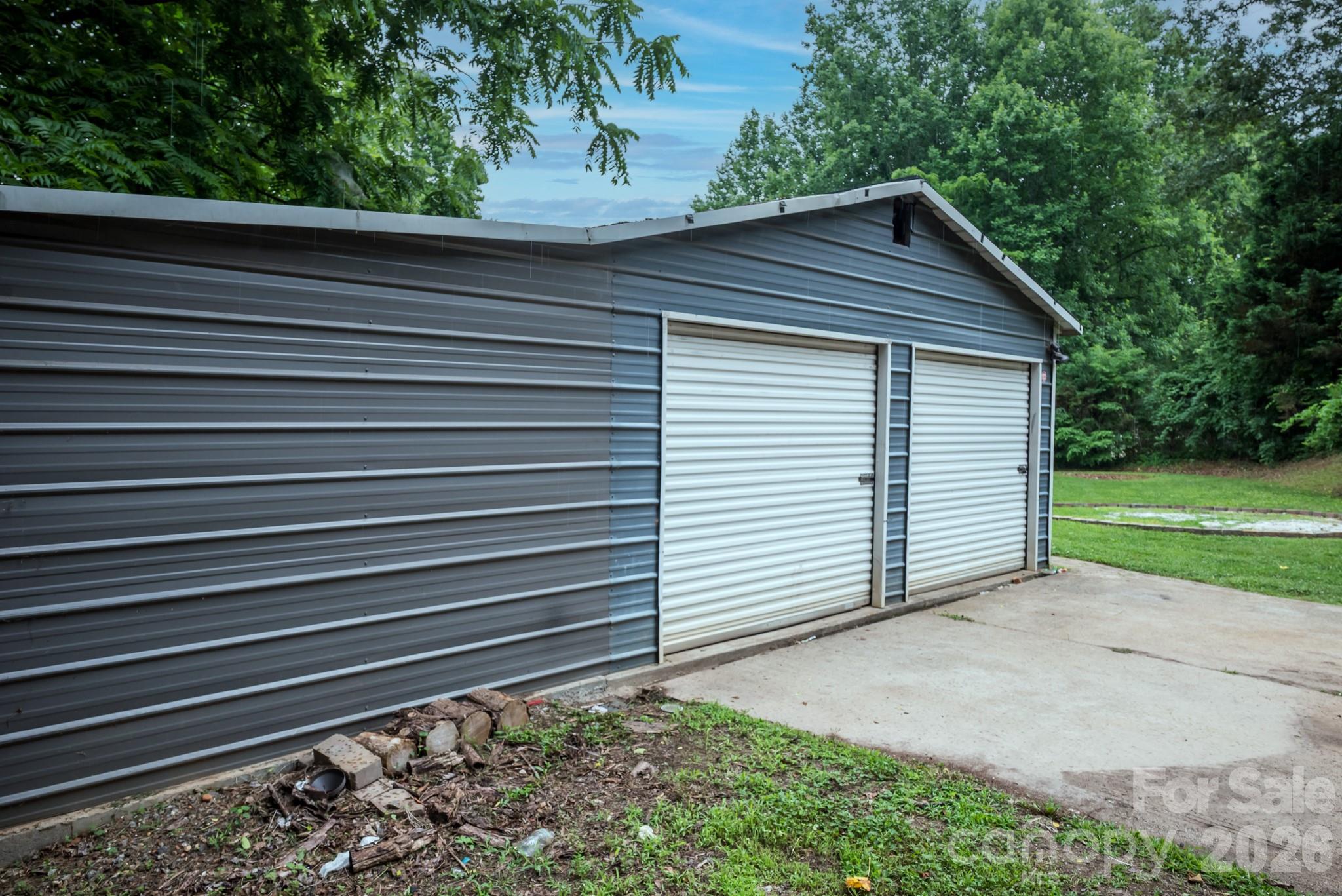 3122 Zion Church Road — Hickory