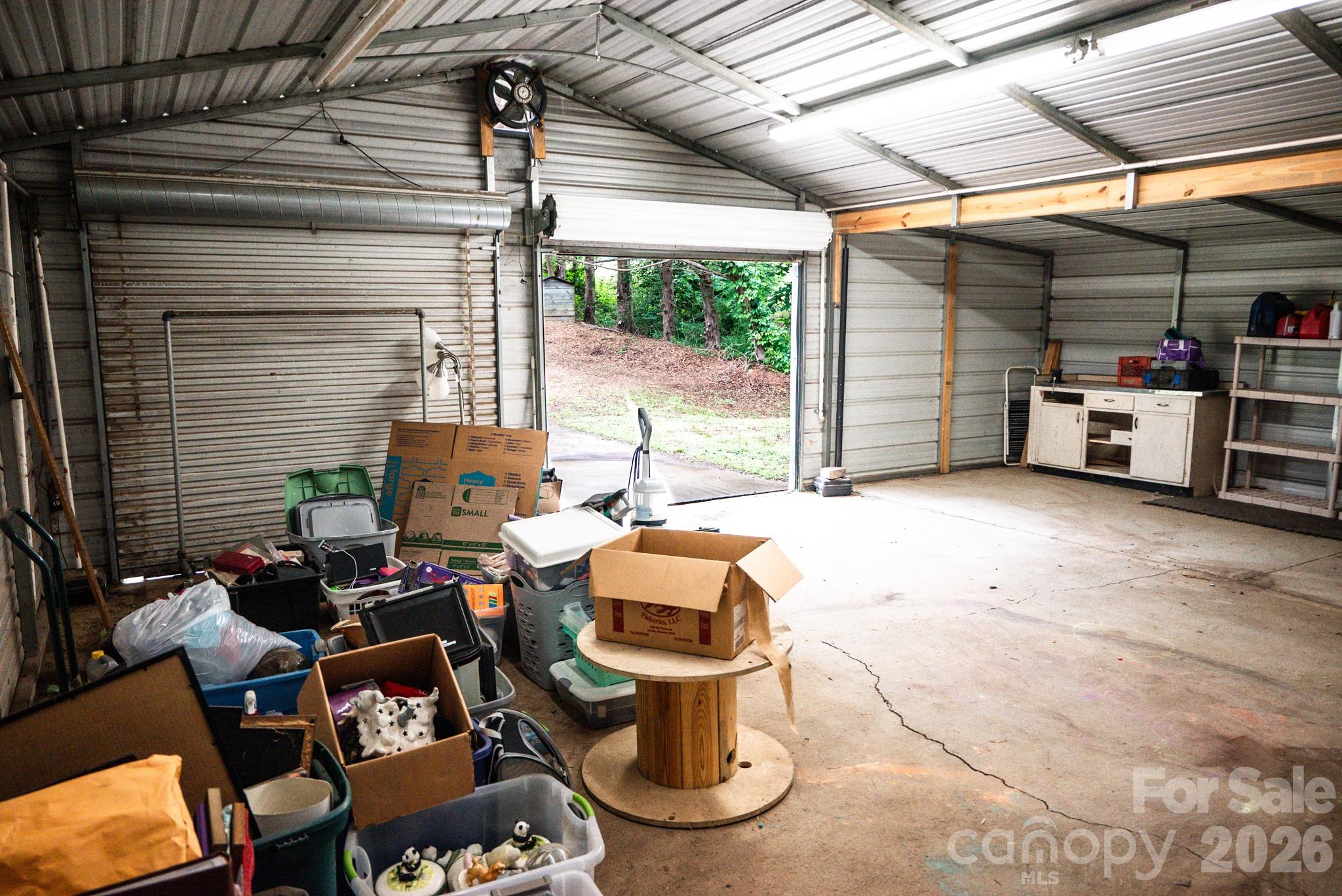 3122 Zion Church Road — Hickory