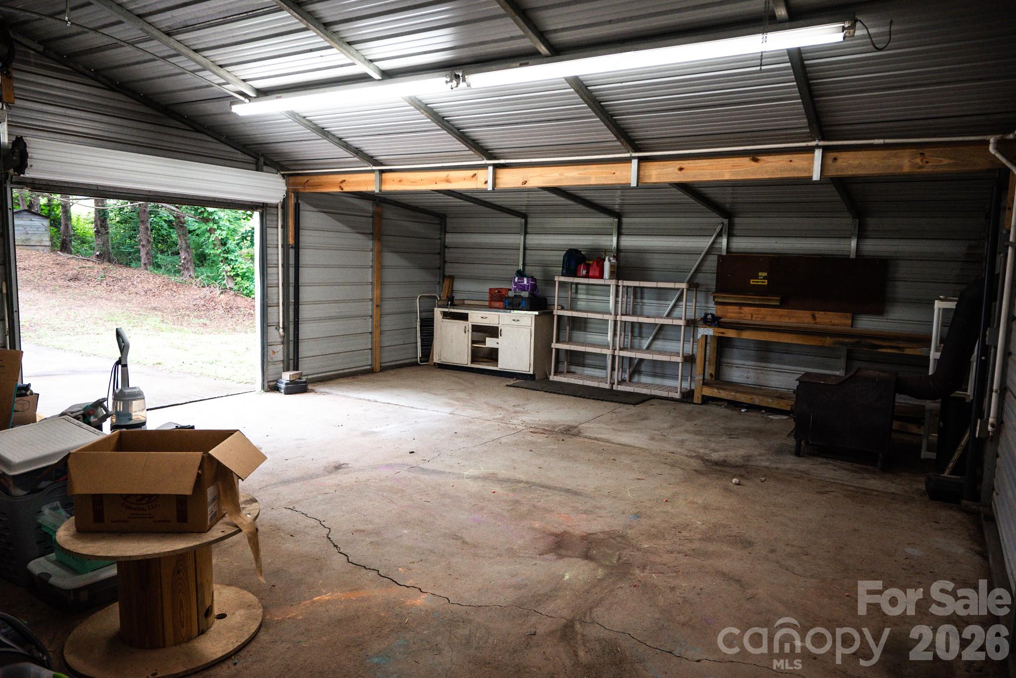 3122 Zion Church Road — Hickory