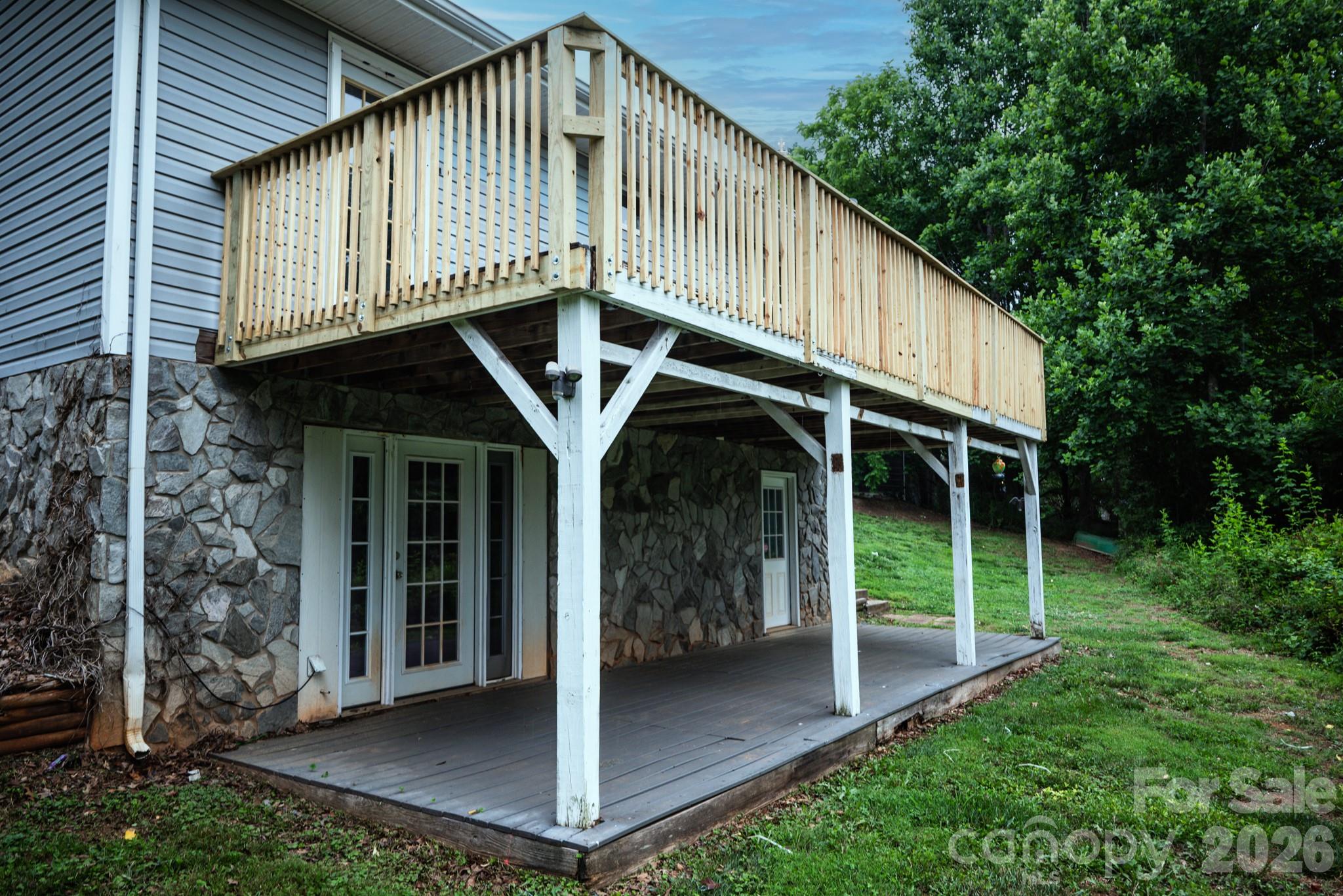 3122 Zion Church Road — Hickory