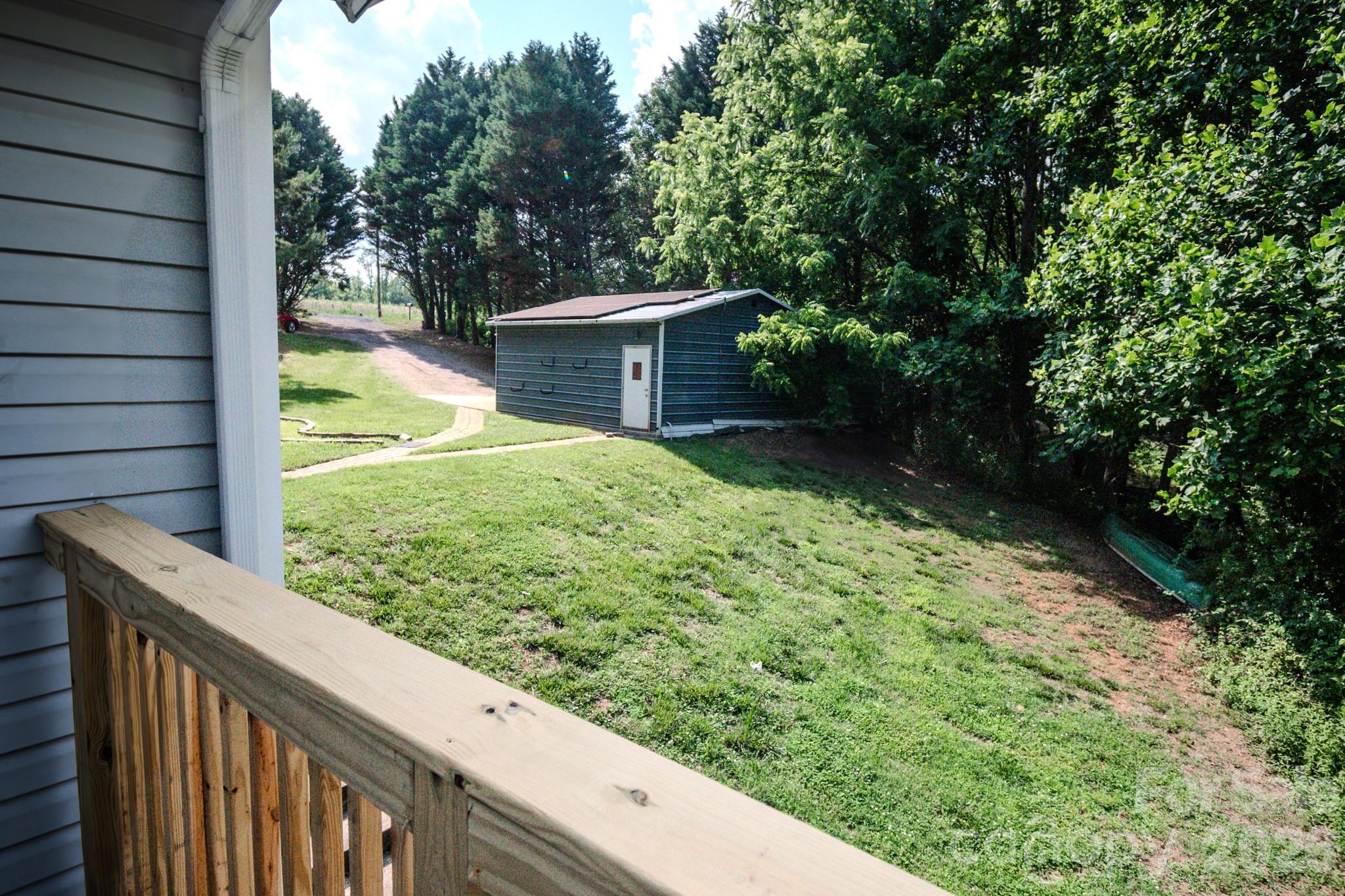 3122 Zion Church Road — Hickory