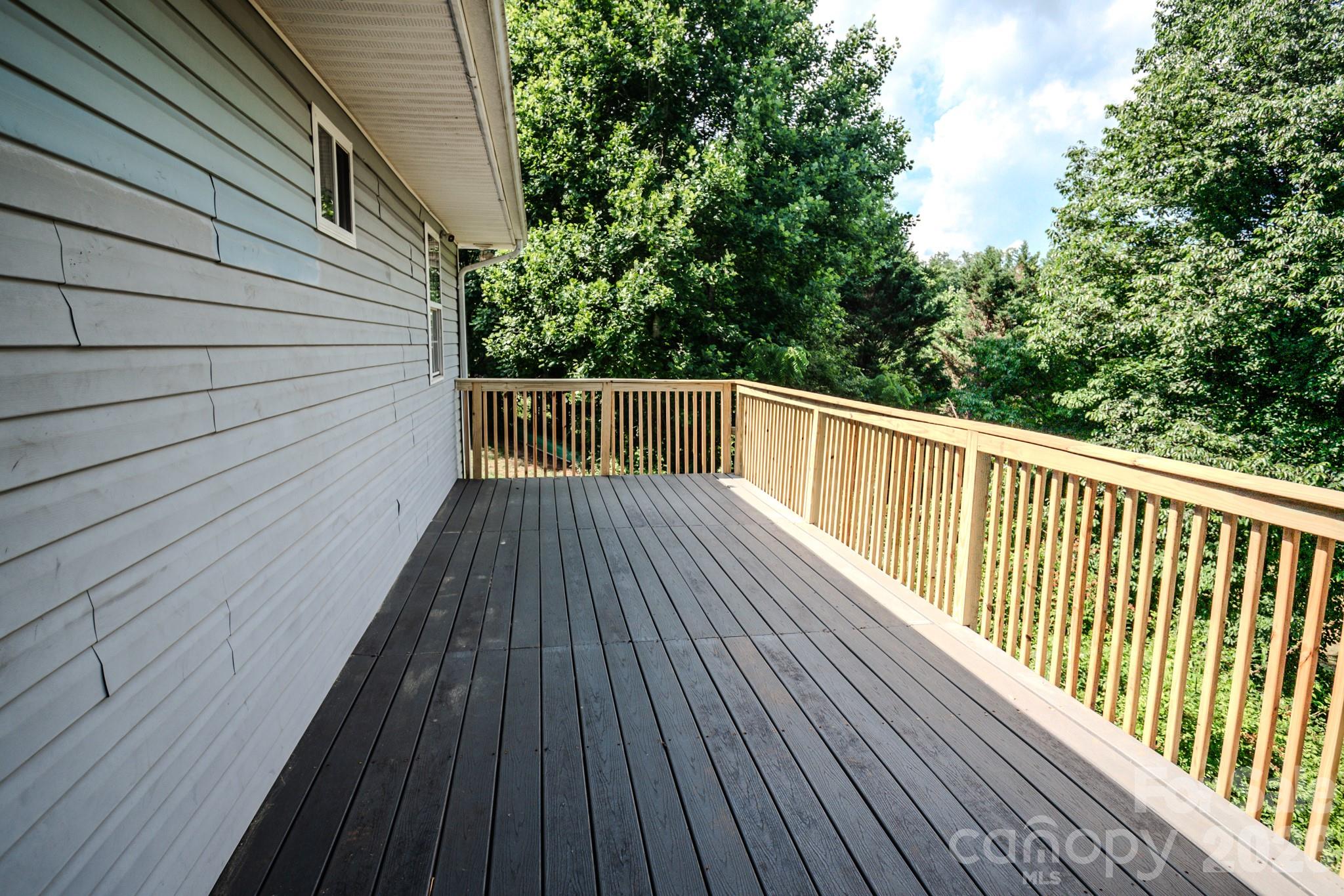 3122 Zion Church Road — Hickory