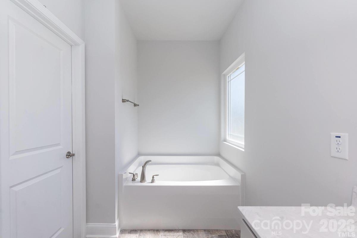 5147 Colchester Court #71 — Catawba