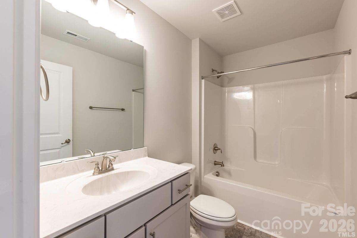5147 Colchester Court #71 — Catawba