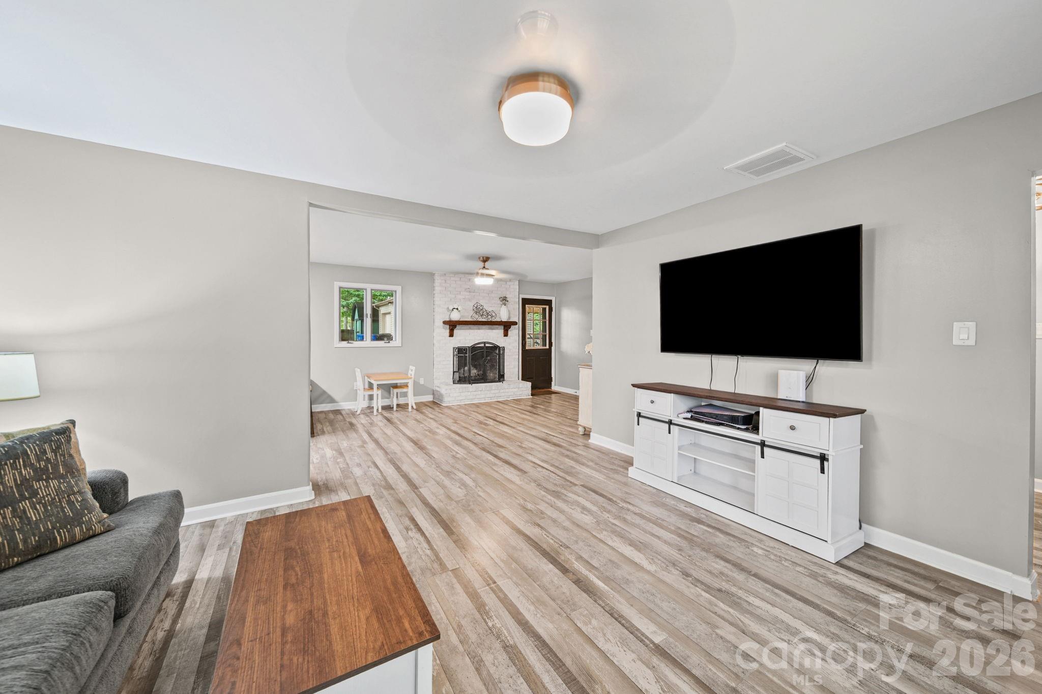 406 S Magnolia Street — Mooresville