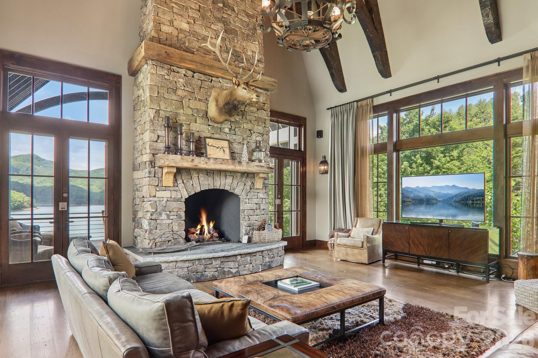 410 Lakewood Drive — Bryson City
