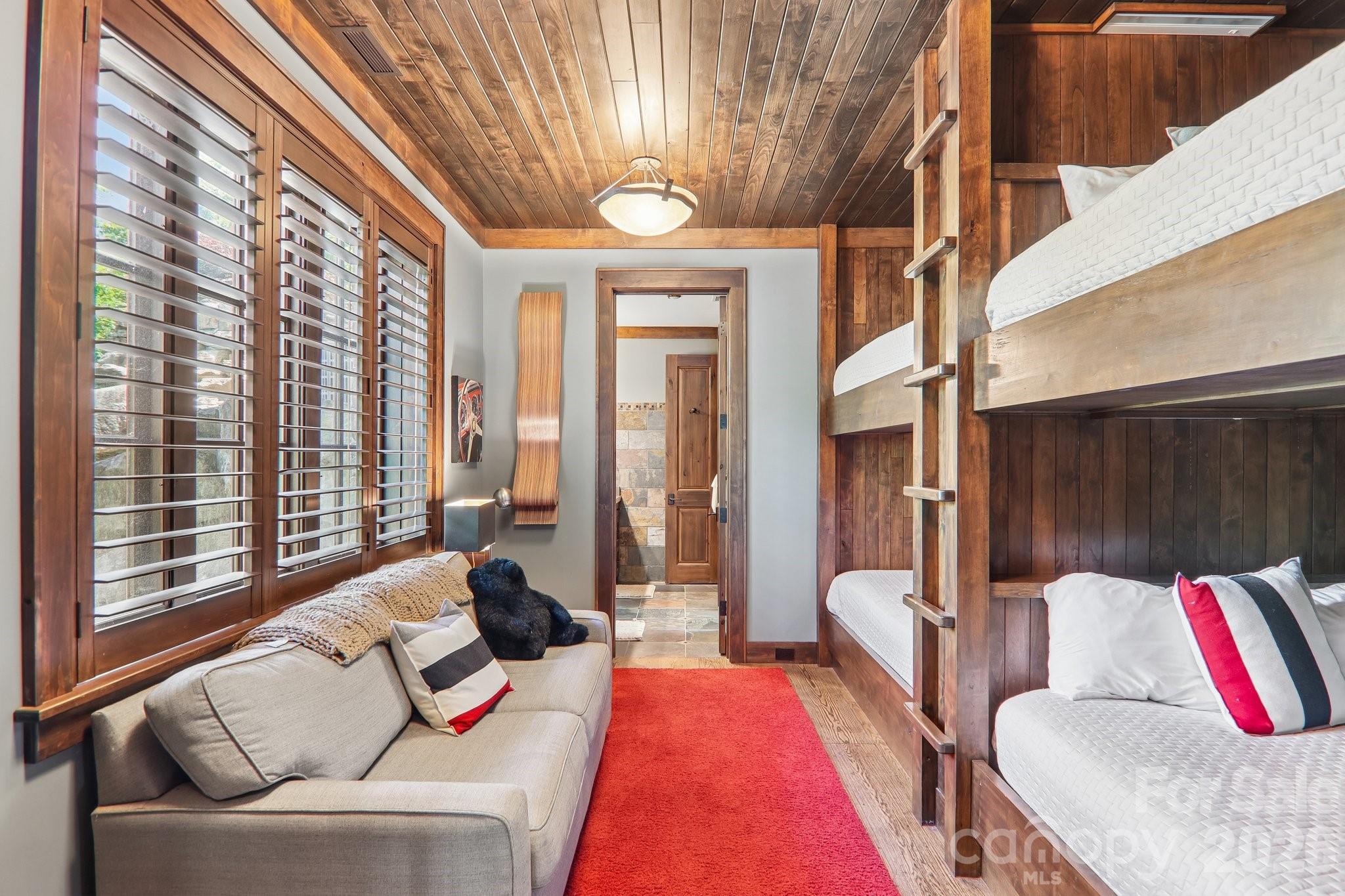 410 Lakewood Drive — Bryson City