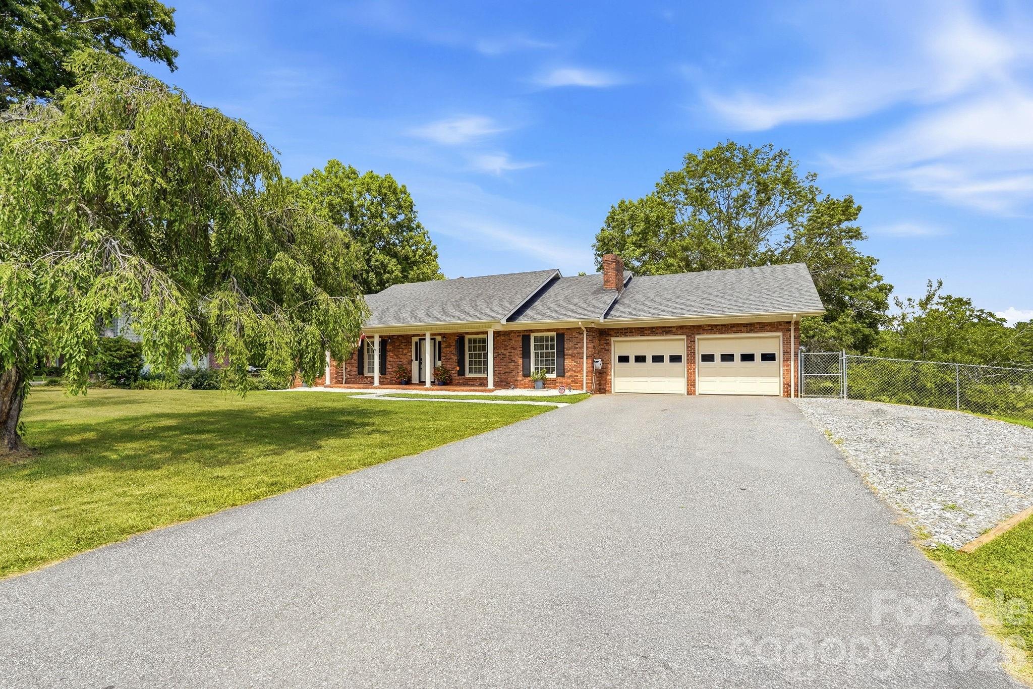 1692 Pads Road — North Wilkesboro