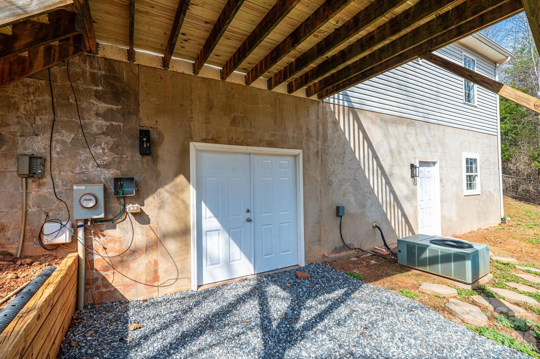 1337 Gallatin Lane — Hudson