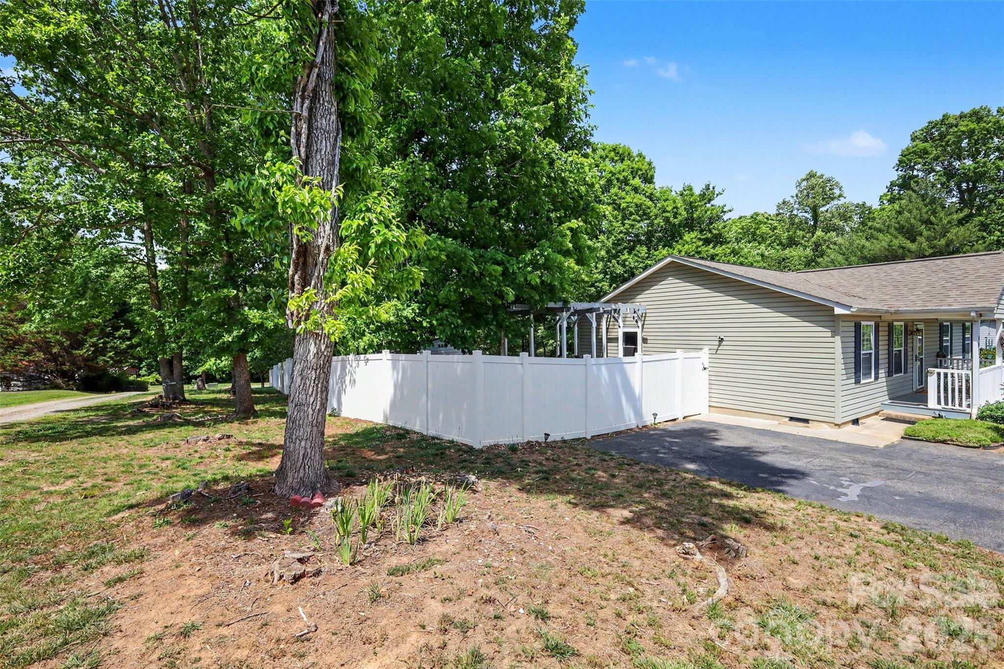 4432 Bennett Road — Morganton