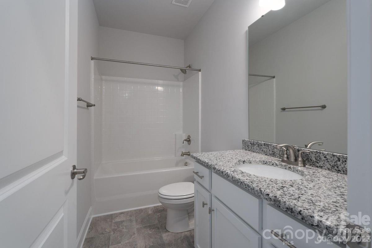 5143 Colchester Court #72 — Catawba