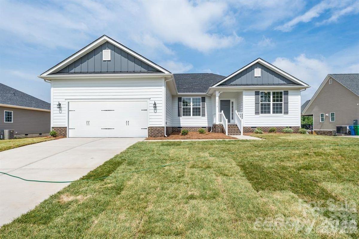 5143 Colchester Court #72 — Catawba