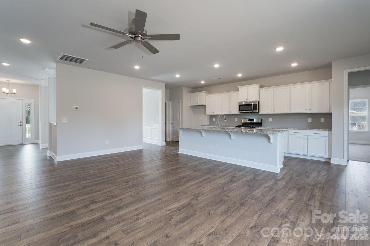5143 Colchester Court #72 — Catawba
