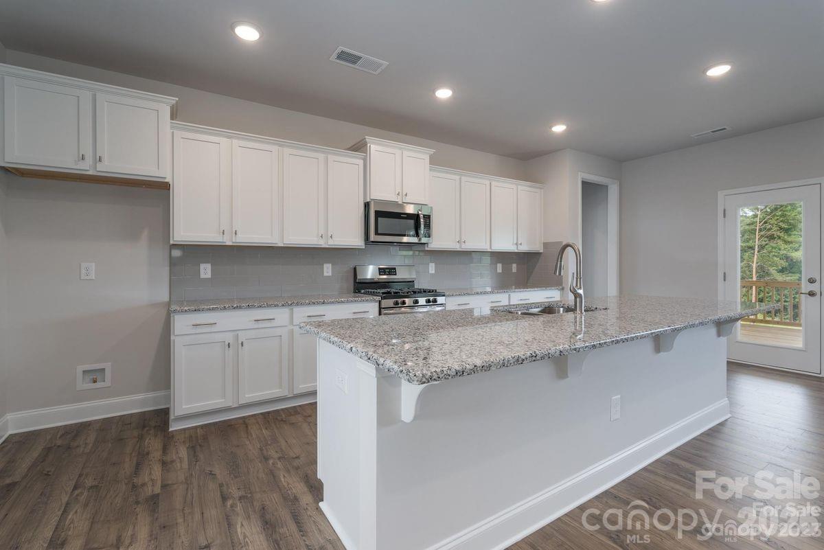 5143 Colchester Court #72 — Catawba
