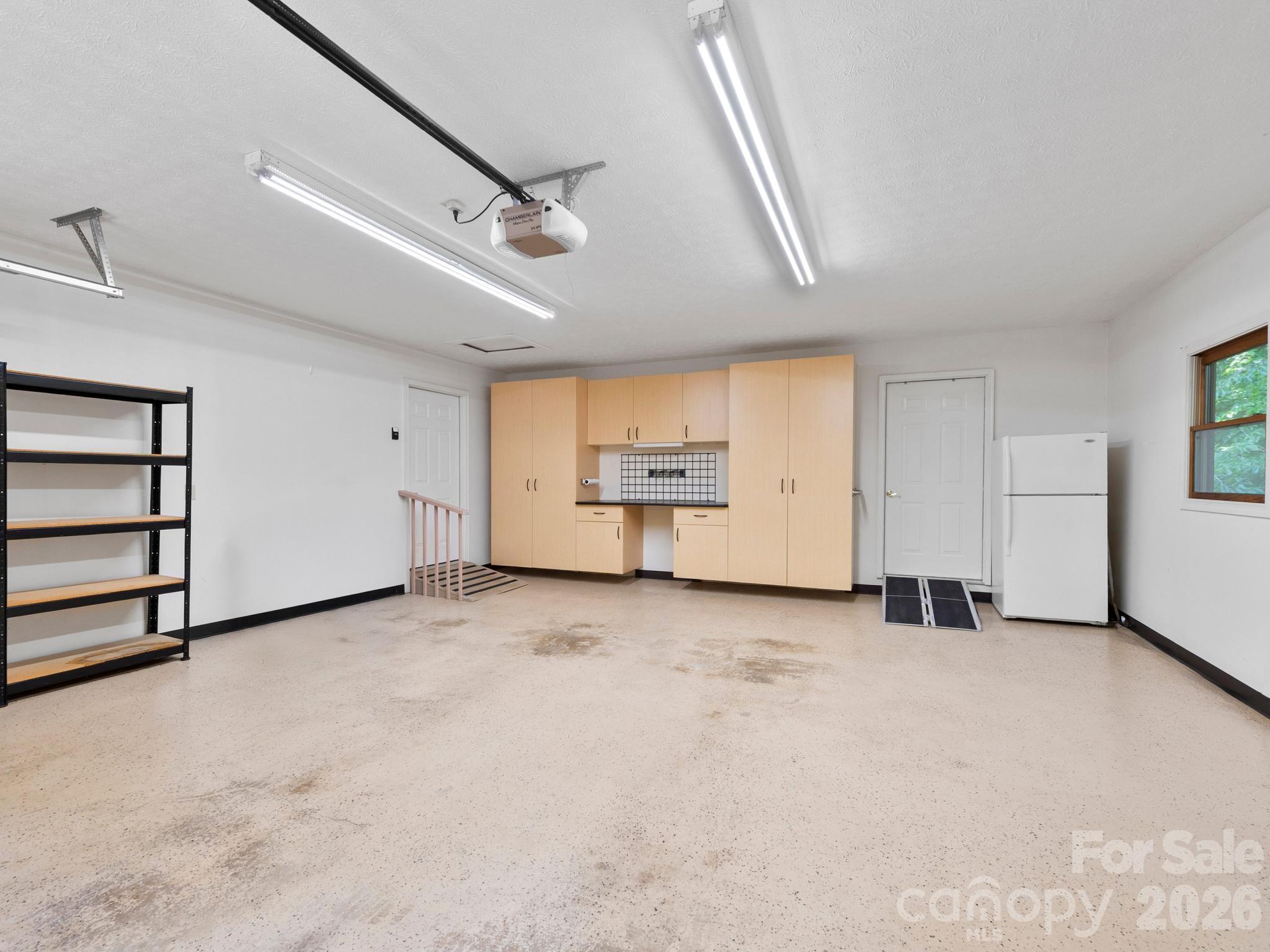 11 Robin Lane — Weaverville