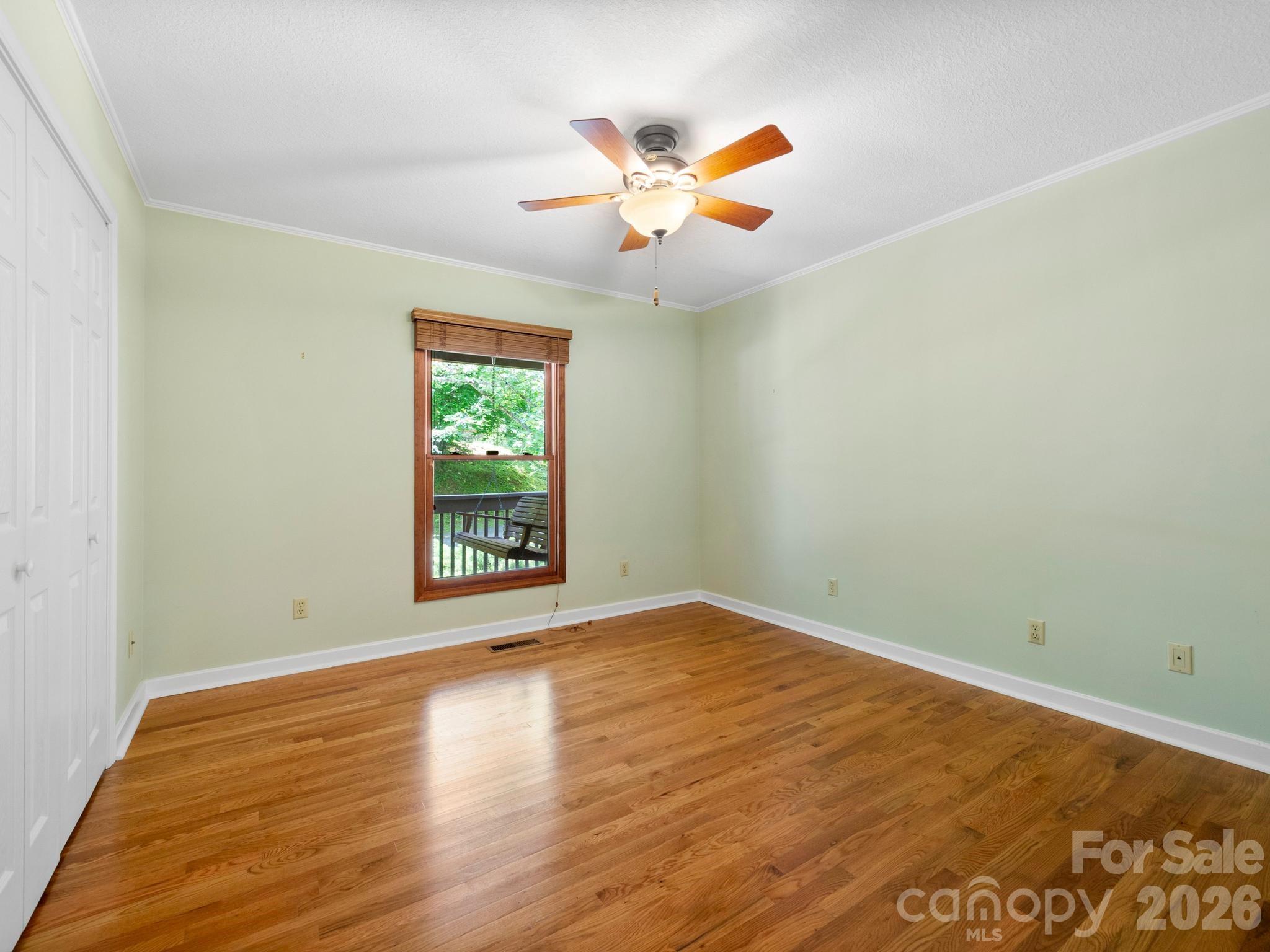 11 Robin Lane — Weaverville