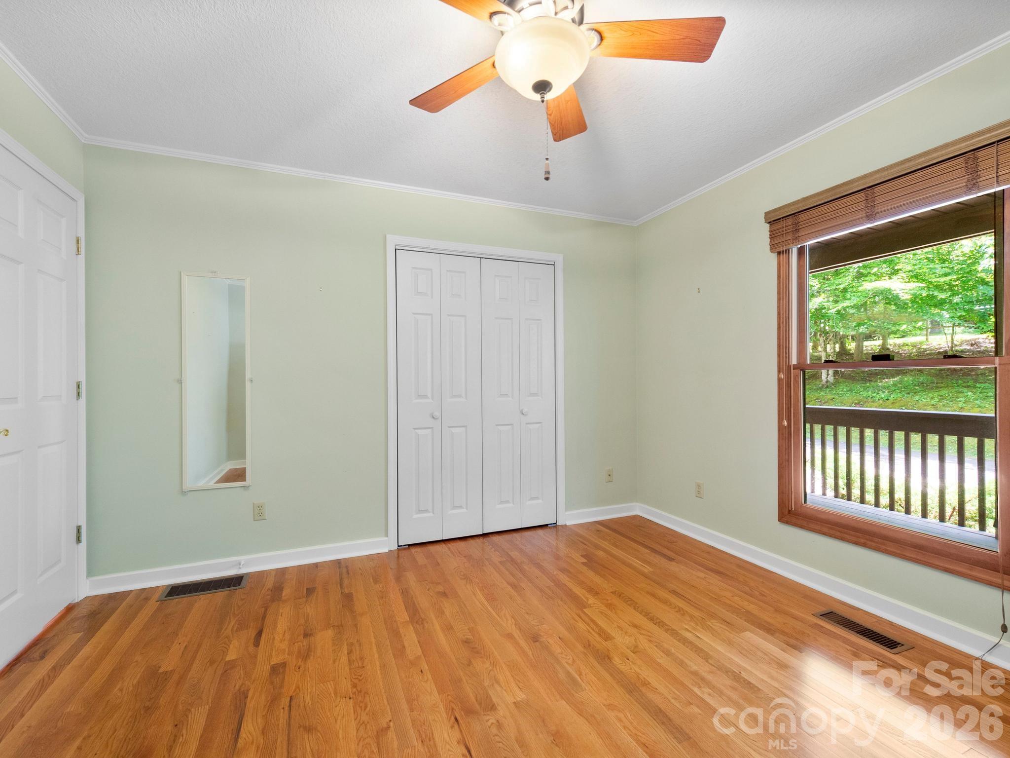 11 Robin Lane — Weaverville