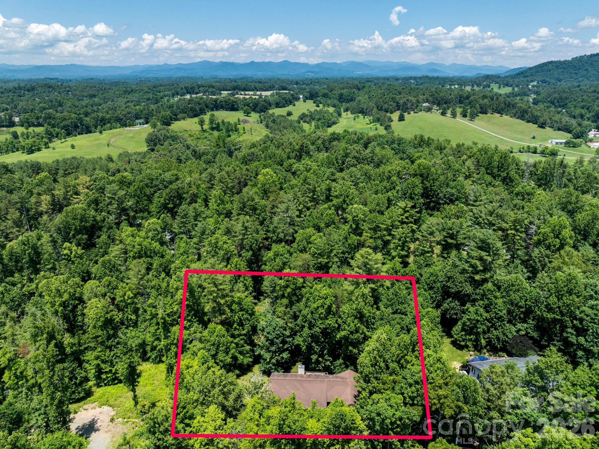 11 Robin Lane — Weaverville